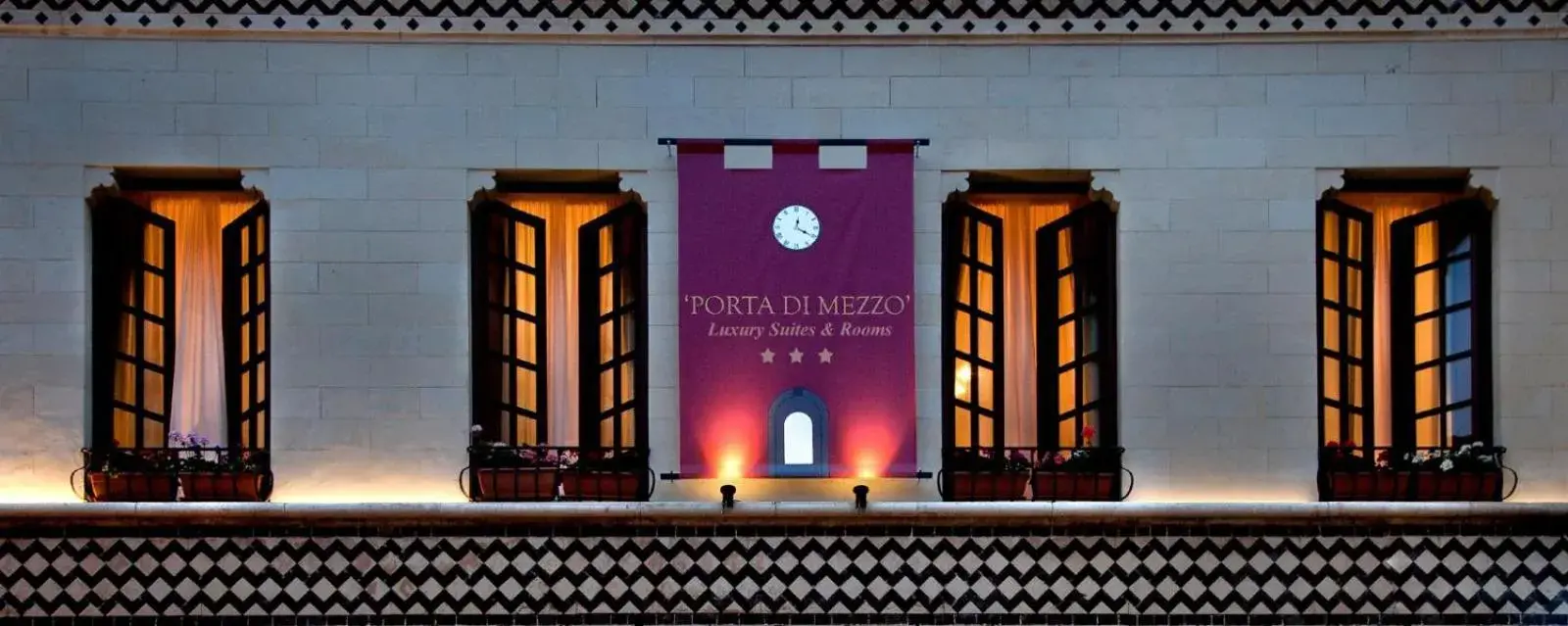 Porta Di Mezzo Luxury Suites & Rooms Porta Di Mezzo Luxury Suites & Rooms