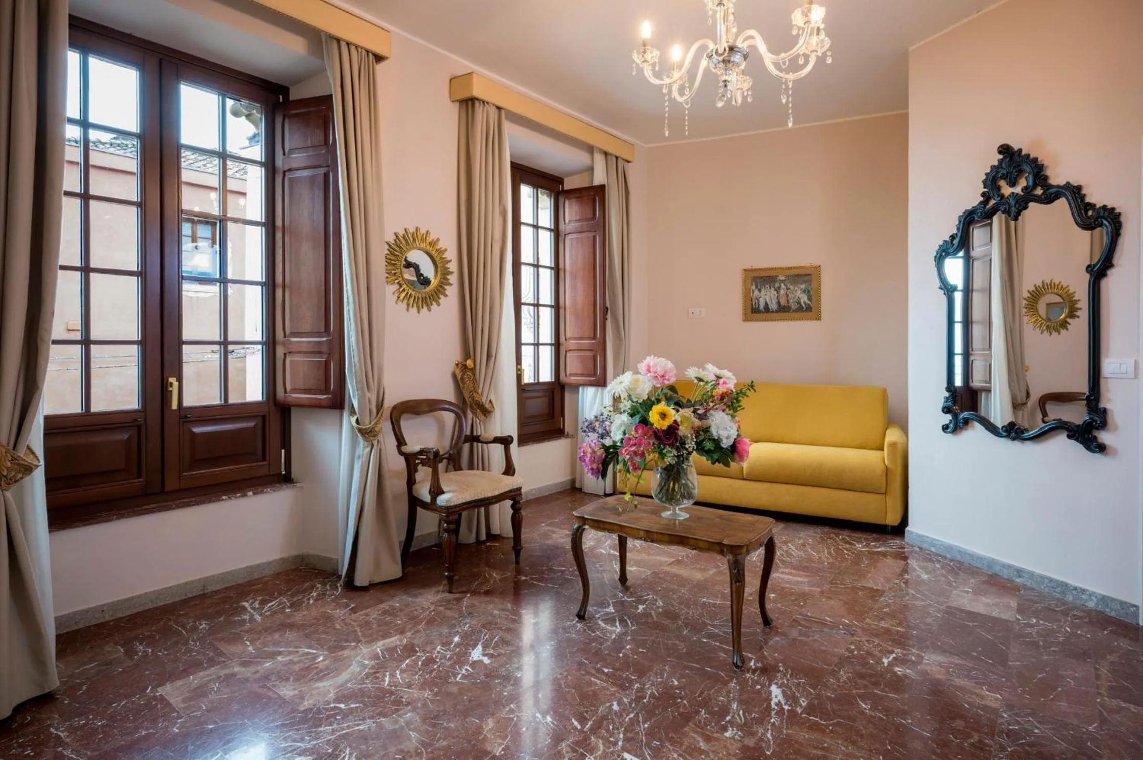 Porta Di Mezzo Luxury Suites & Rooms