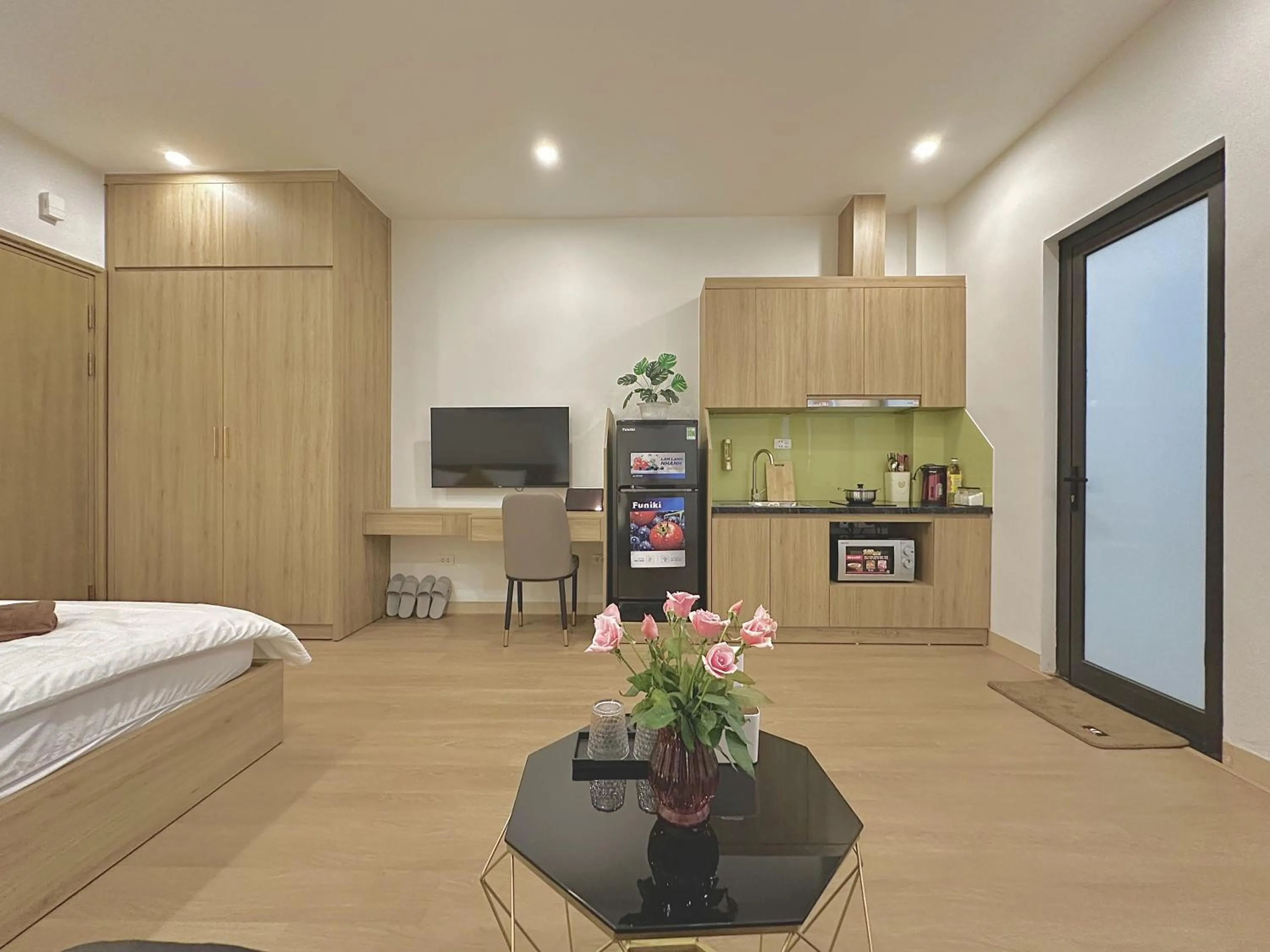 Bed in Happy Home - Big Balcony - Best Location