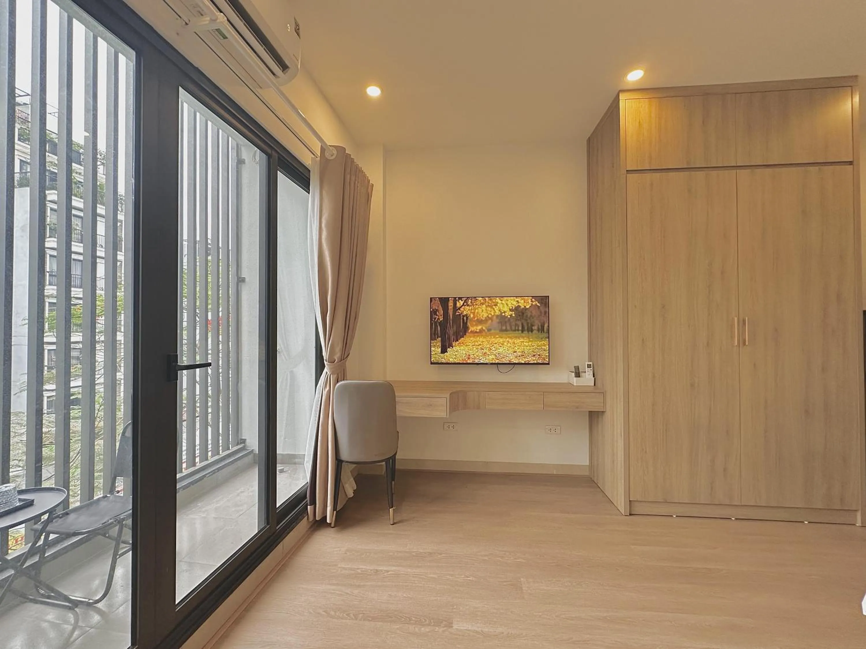 Happy Home - Big Balcony - Best Location