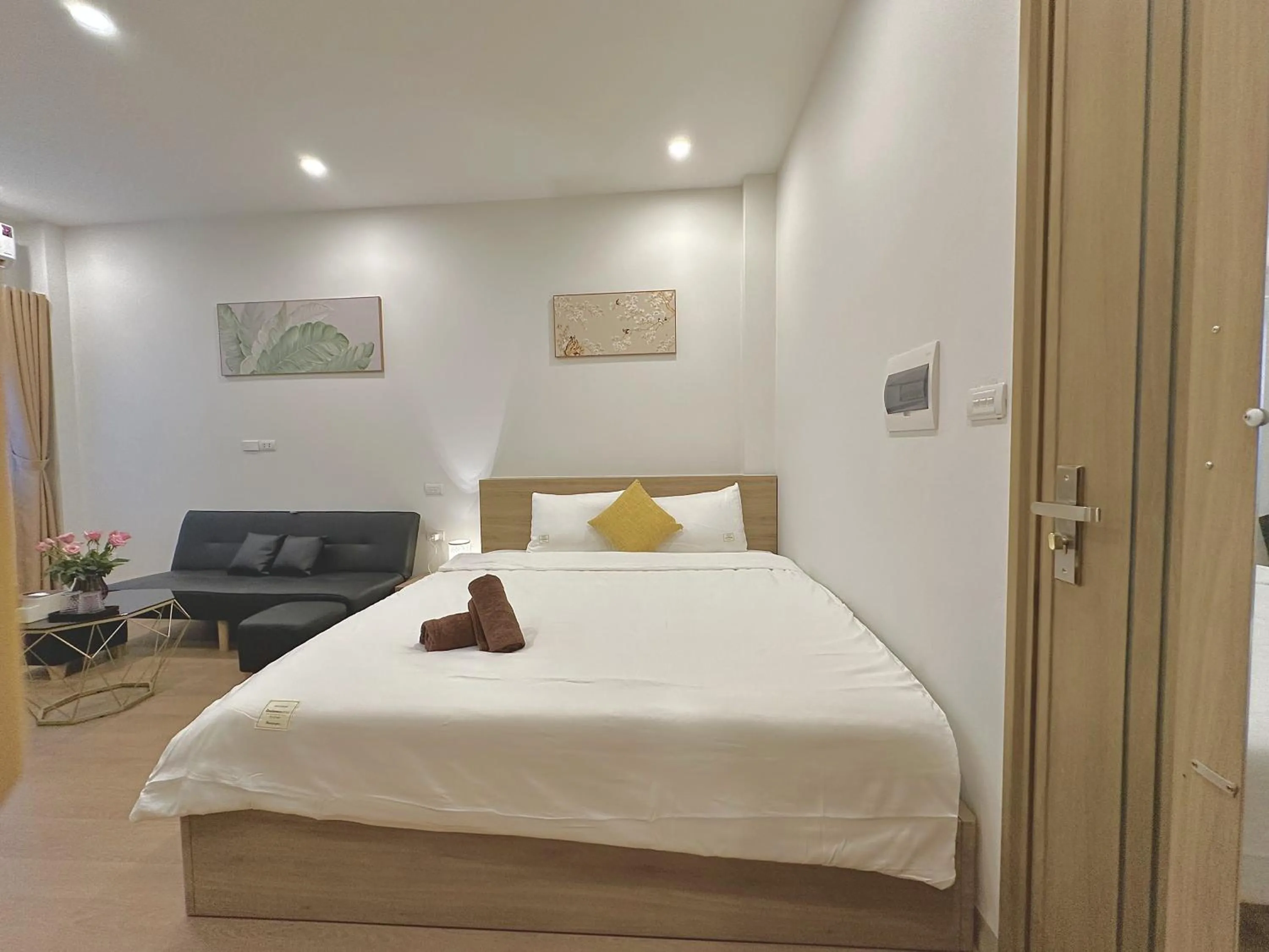 Bed in Happy Home - Big Balcony - Best Location