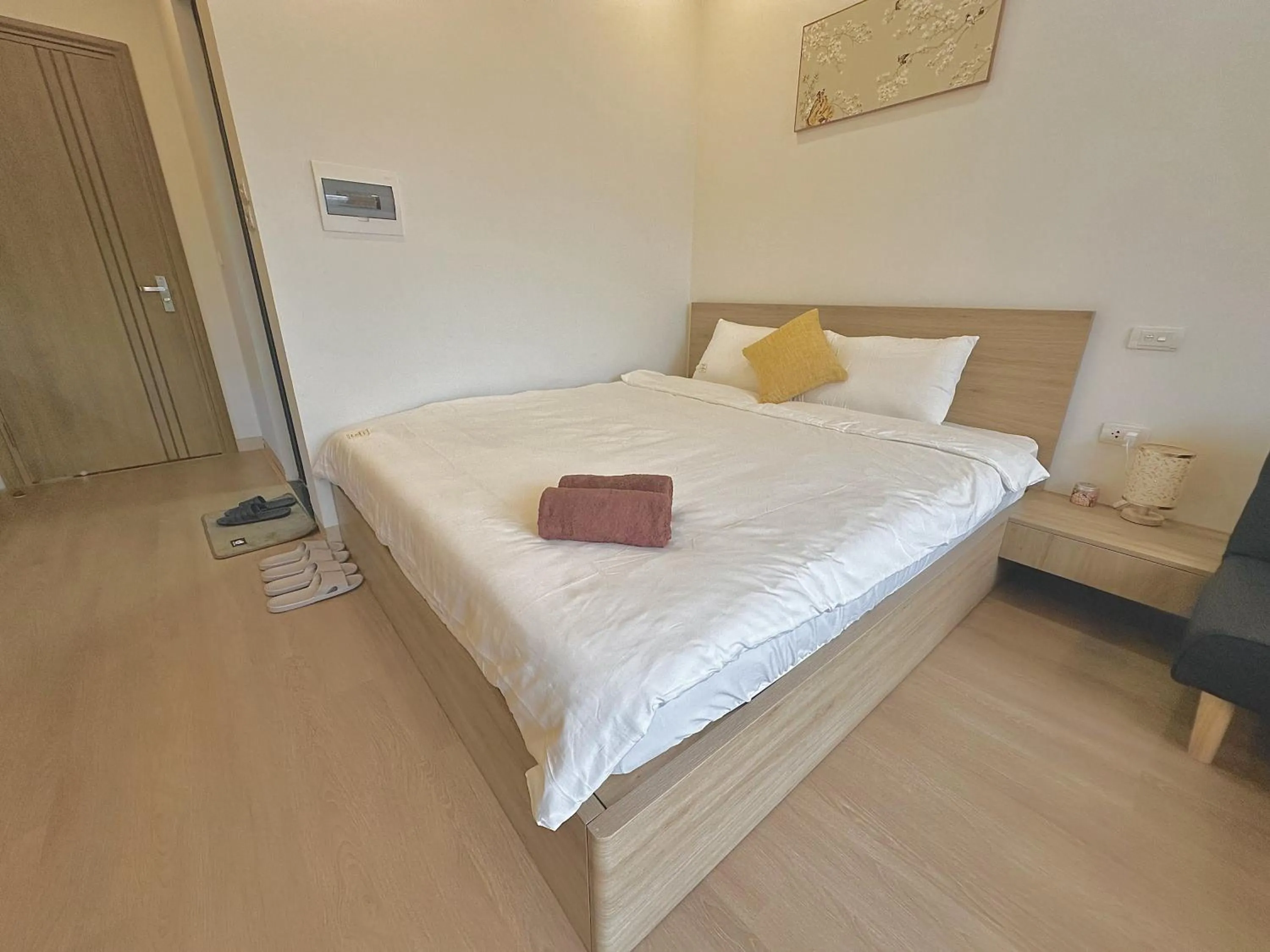 Bed in Happy Home - Big Balcony - Best Location