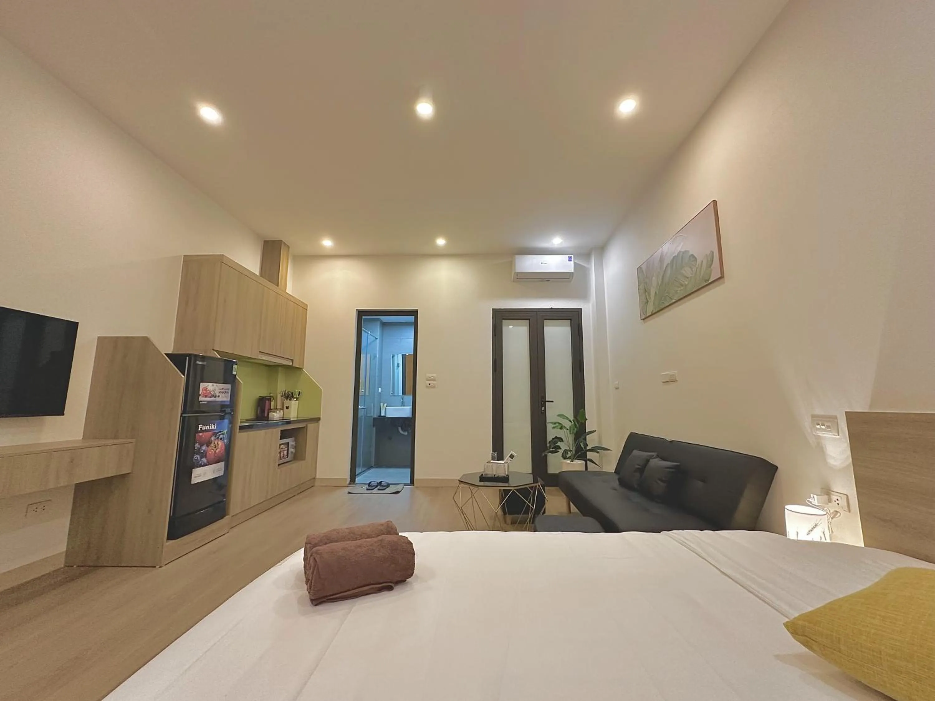 Bed in Happy Home - Big Balcony - Best Location