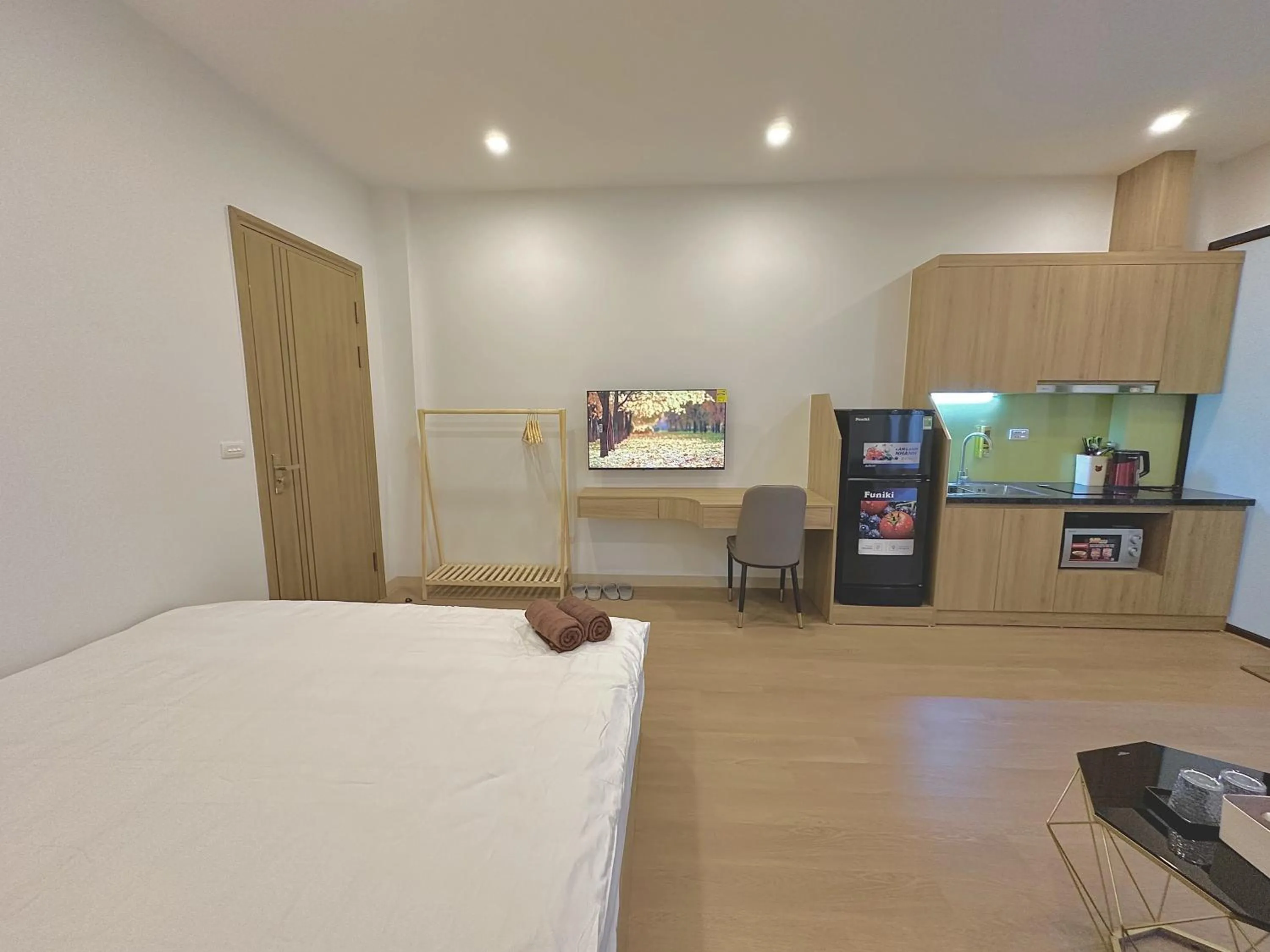 Bed in Happy Home - Big Balcony - Best Location
