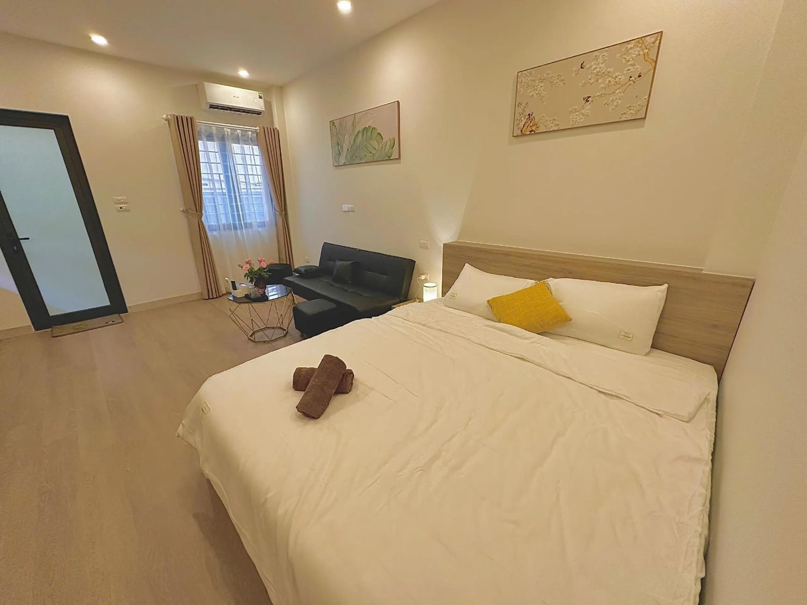 Bed in Happy Home - Big Balcony - Best Location