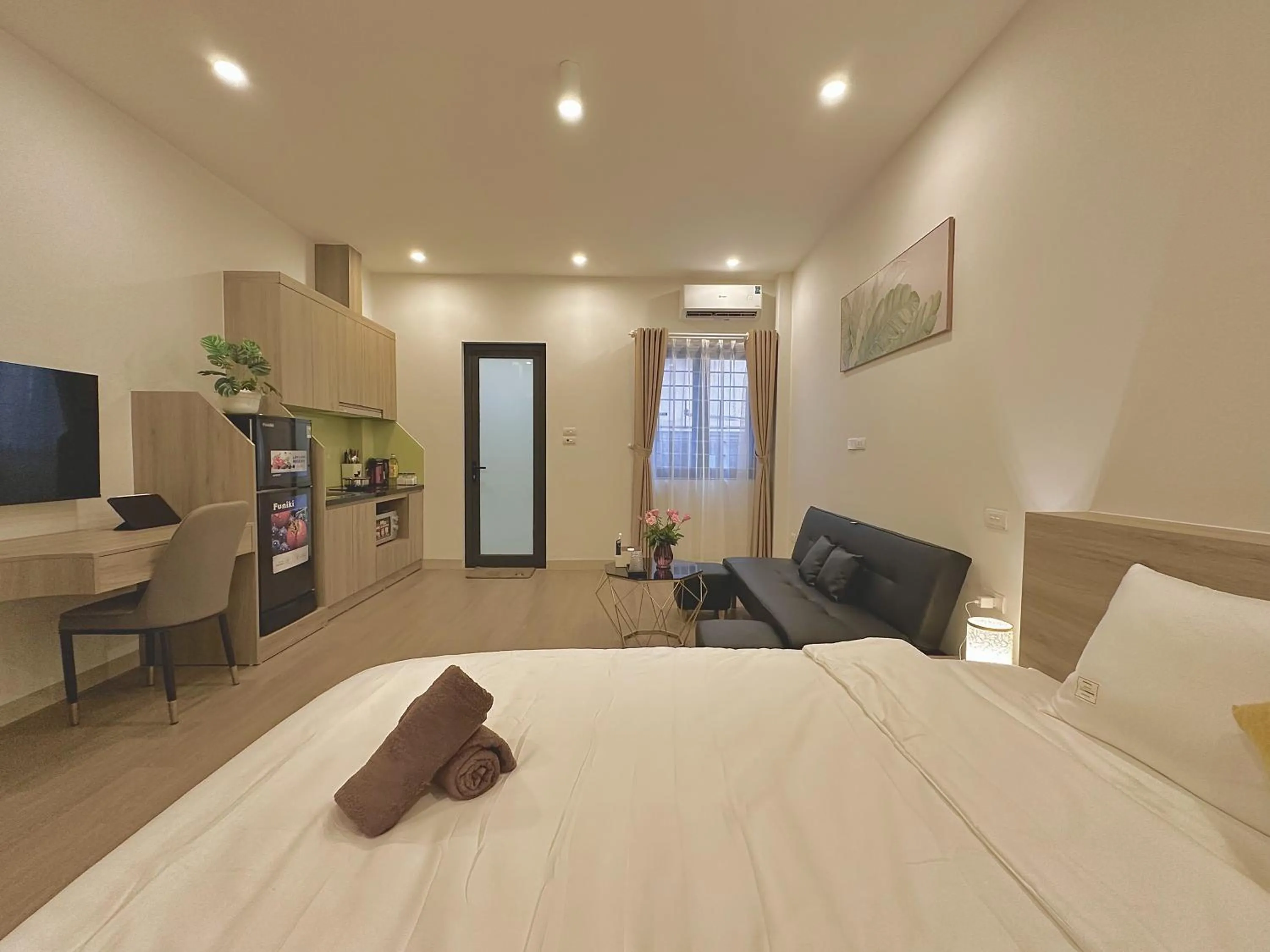 Bed in Happy Home - Big Balcony - Best Location