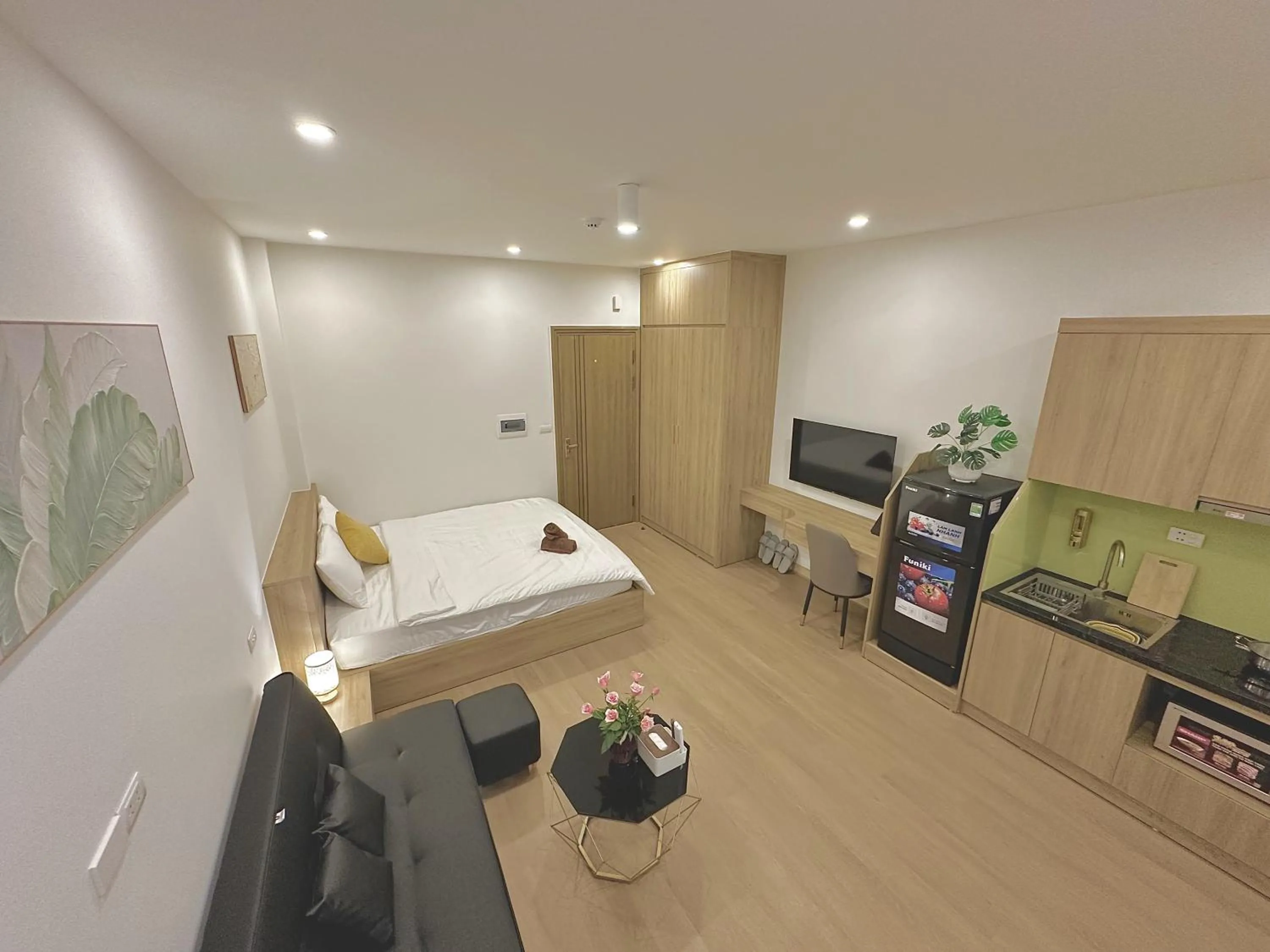 Happy Home - Big Balcony - Best Location