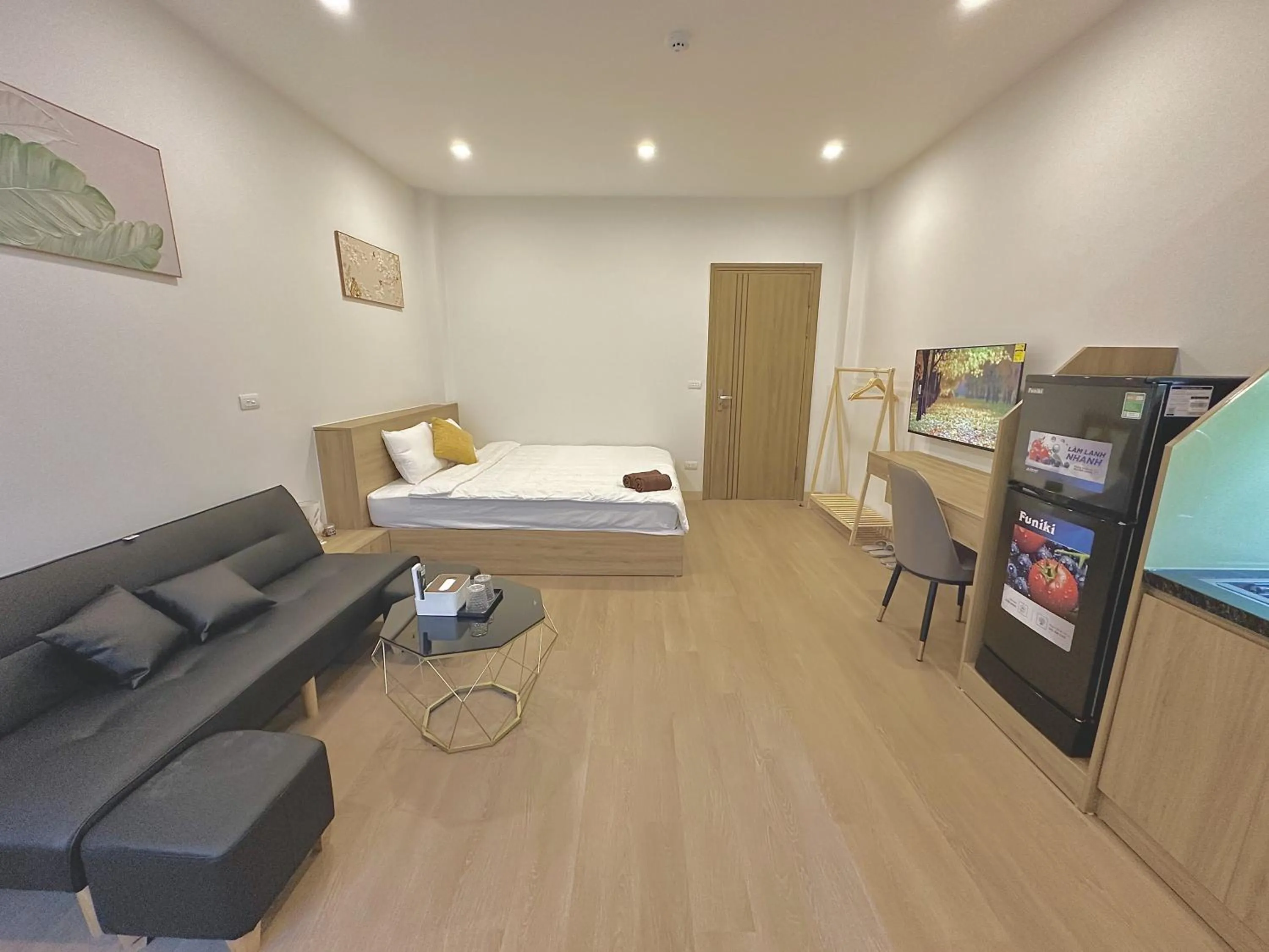 Bed in Happy Home - Big Balcony - Best Location