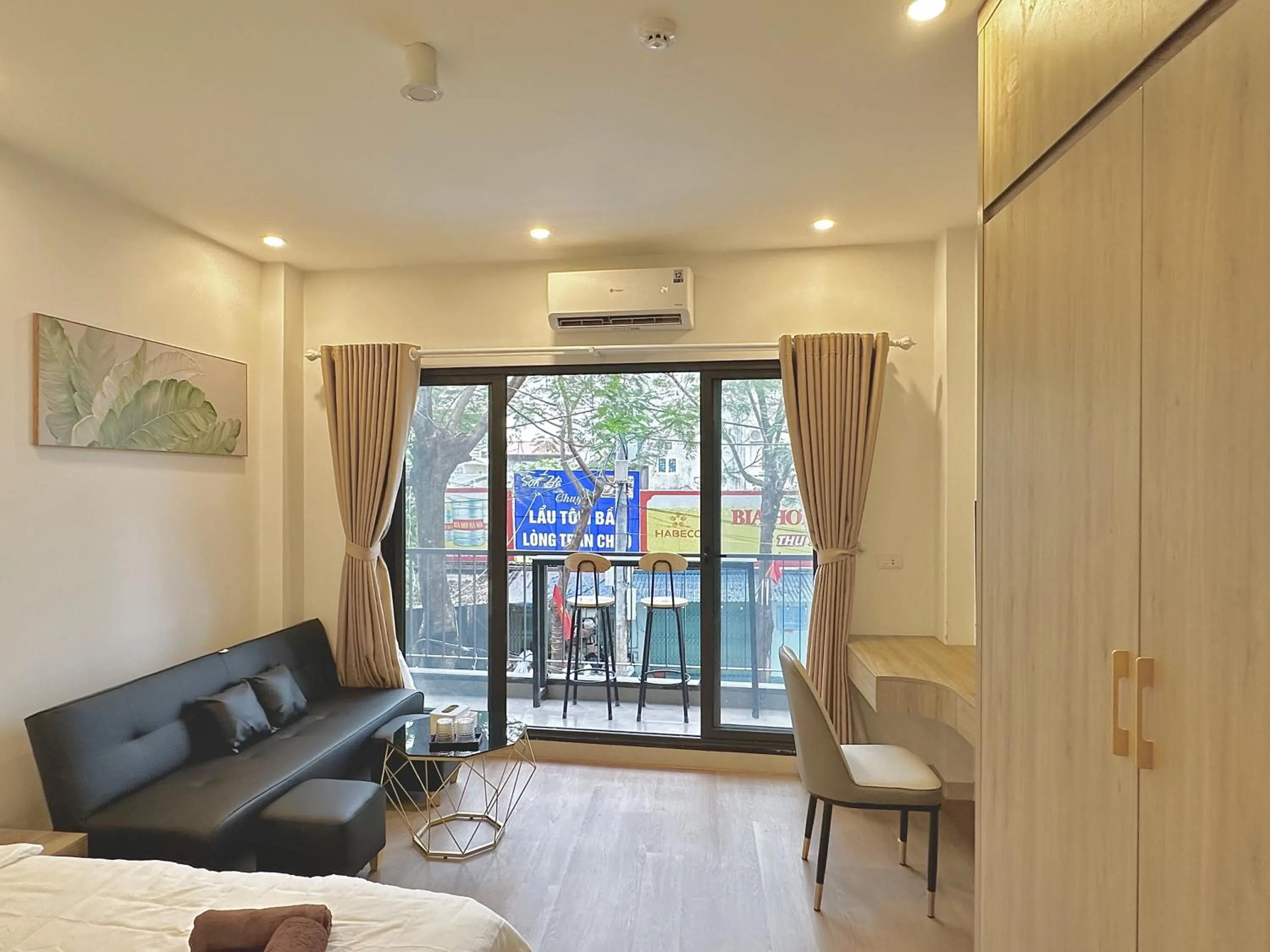 Happy Home - Big Balcony - Best Location