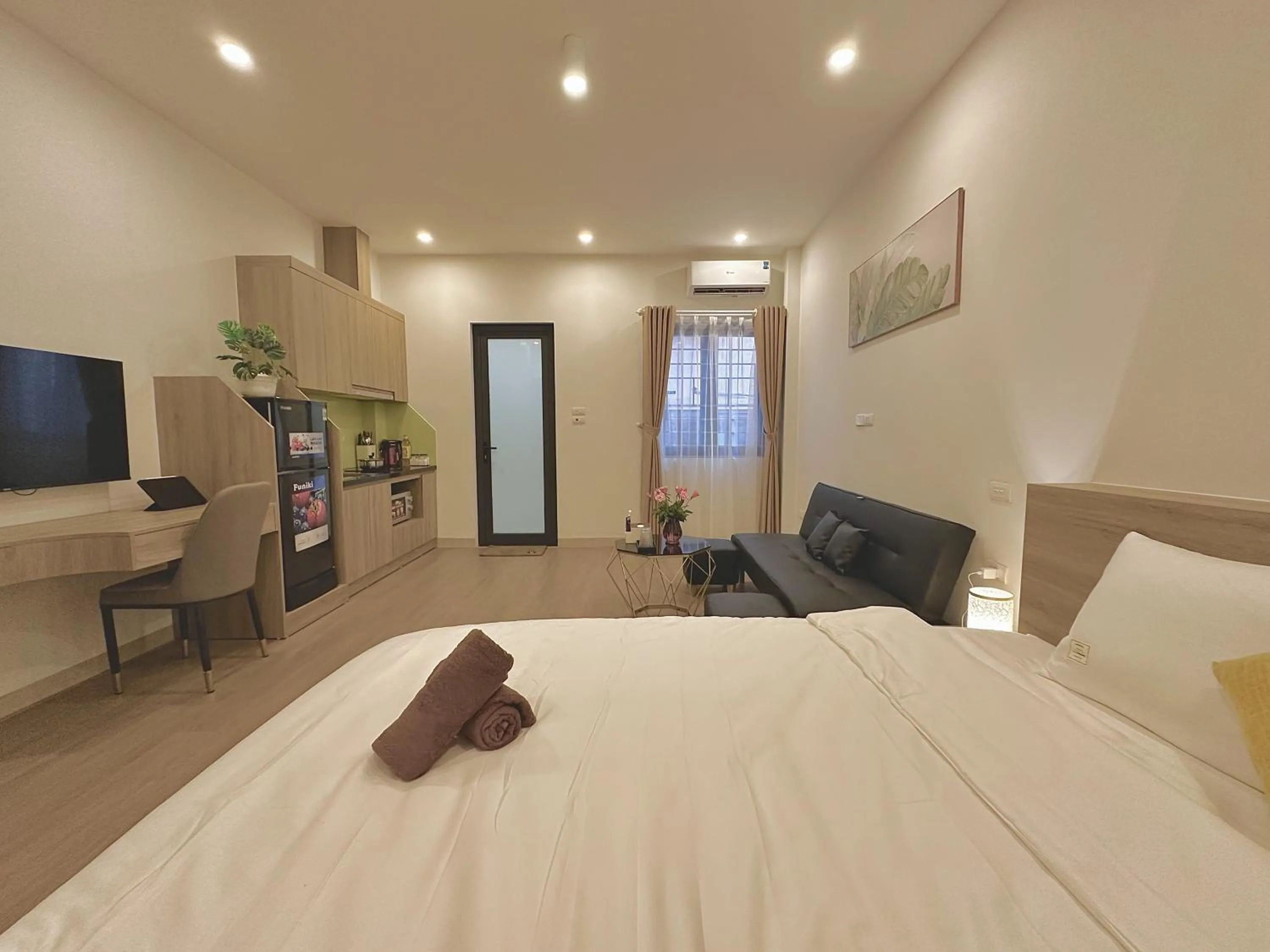 Bed in Happy Home - Big Balcony - Best Location
