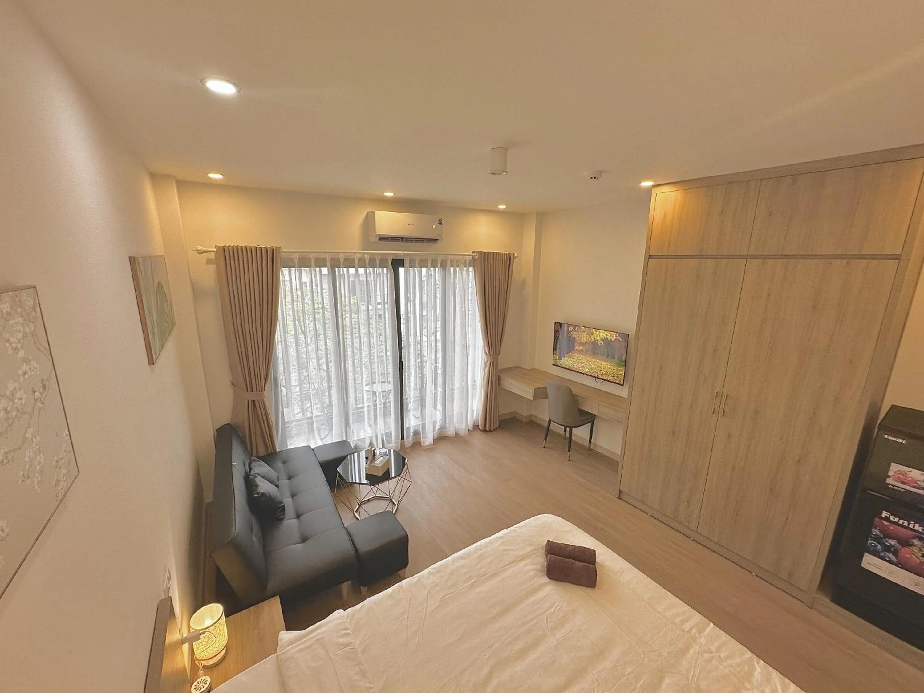 Bed in Happy Home - Big Balcony - Best Location