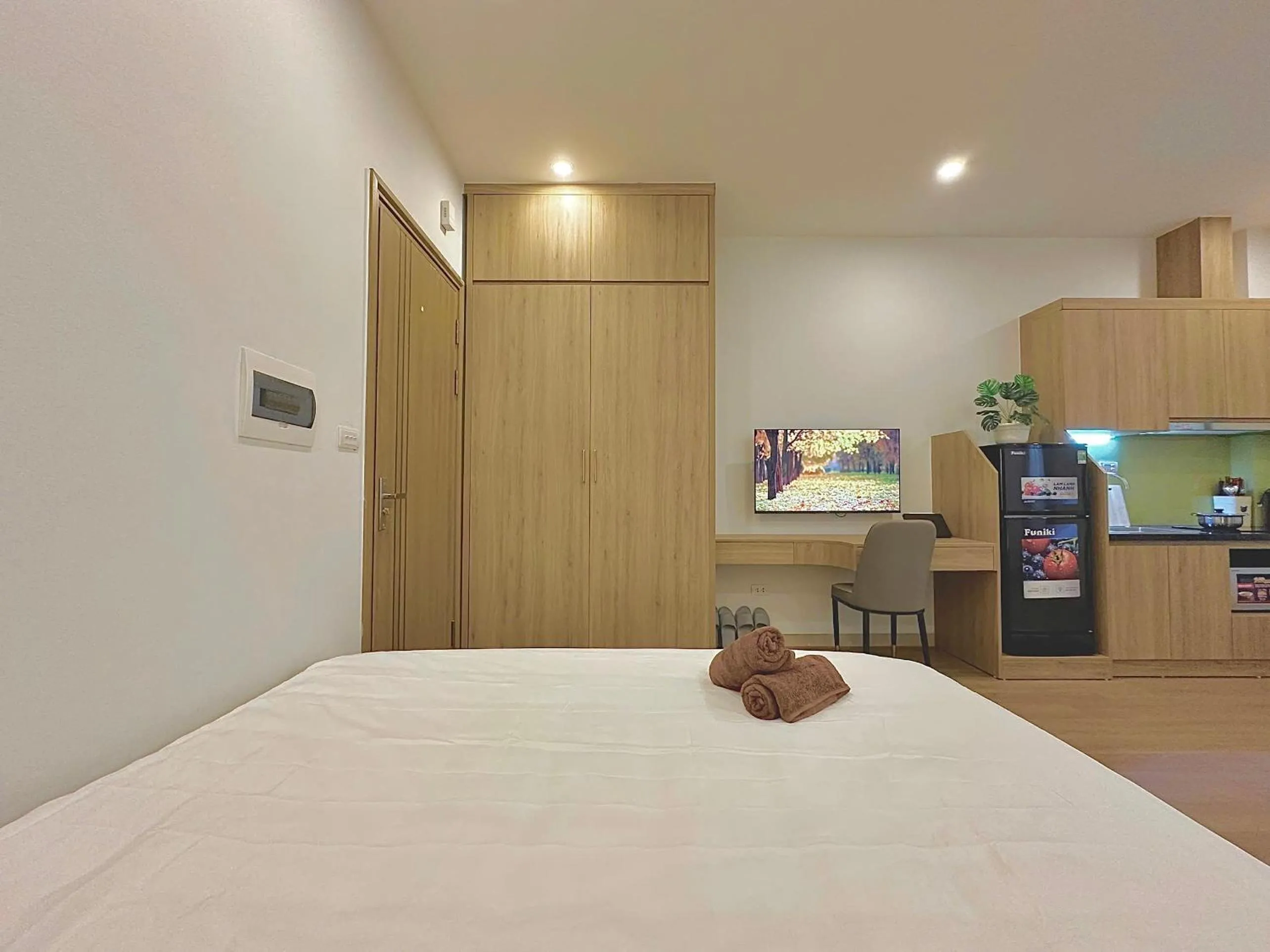 Bed in Happy Home - Big Balcony - Best Location