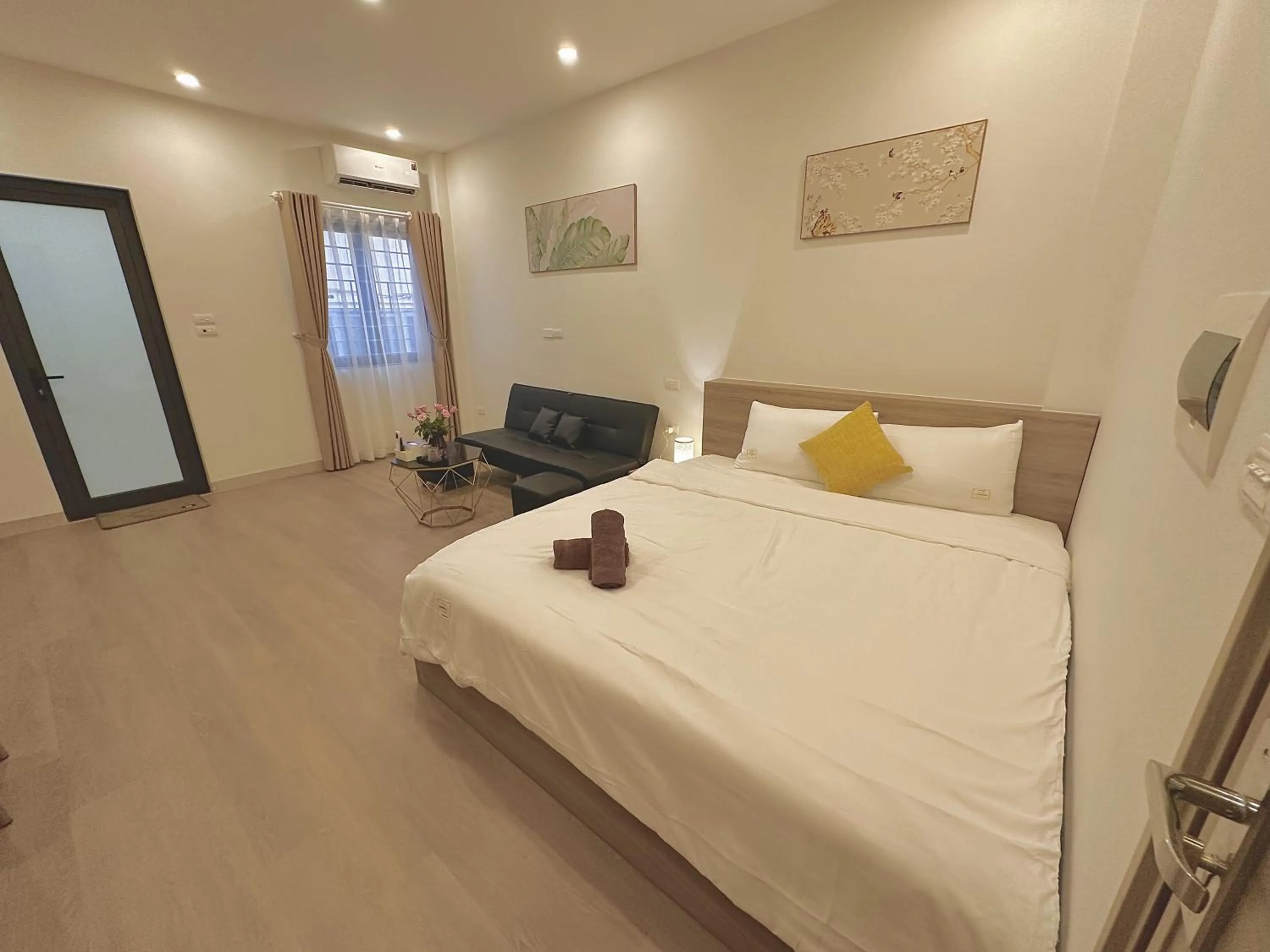 Bed in Happy Home - Big Balcony - Best Location