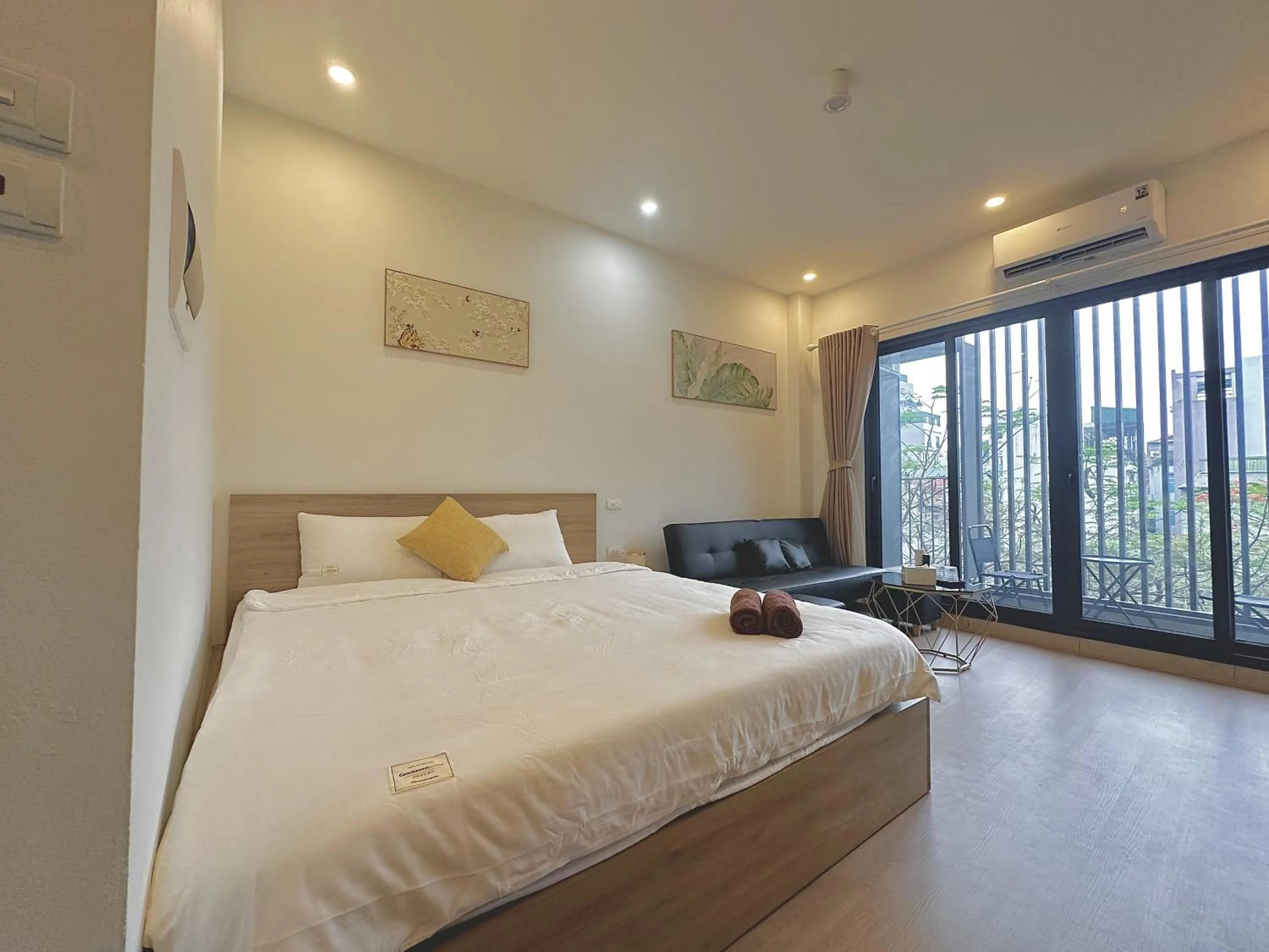 Bed in Happy Home - Big Balcony - Best Location