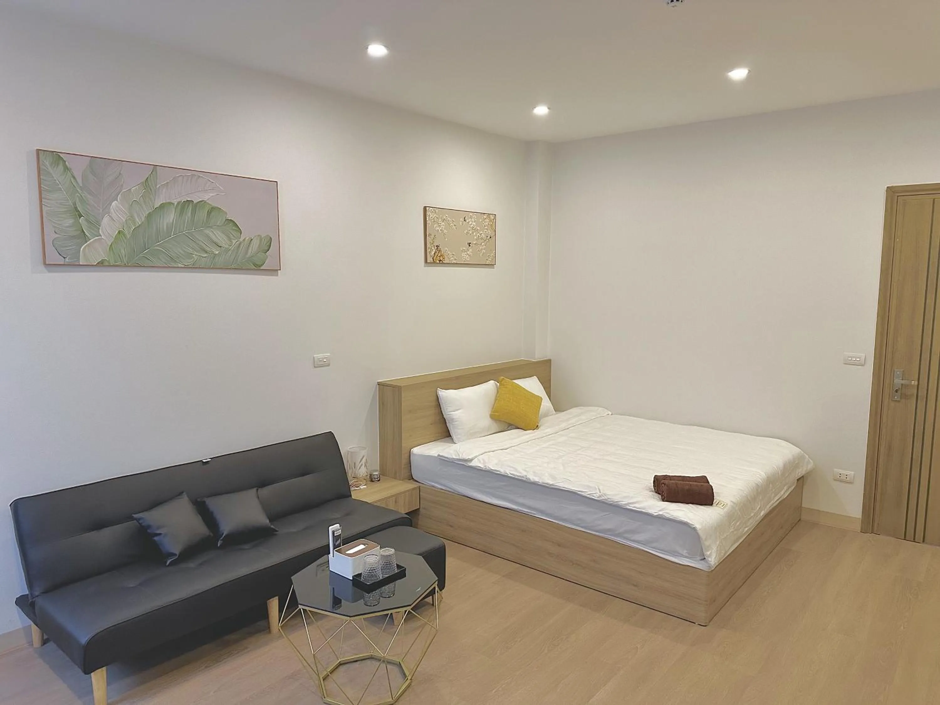 Bed in Happy Home - Big Balcony - Best Location