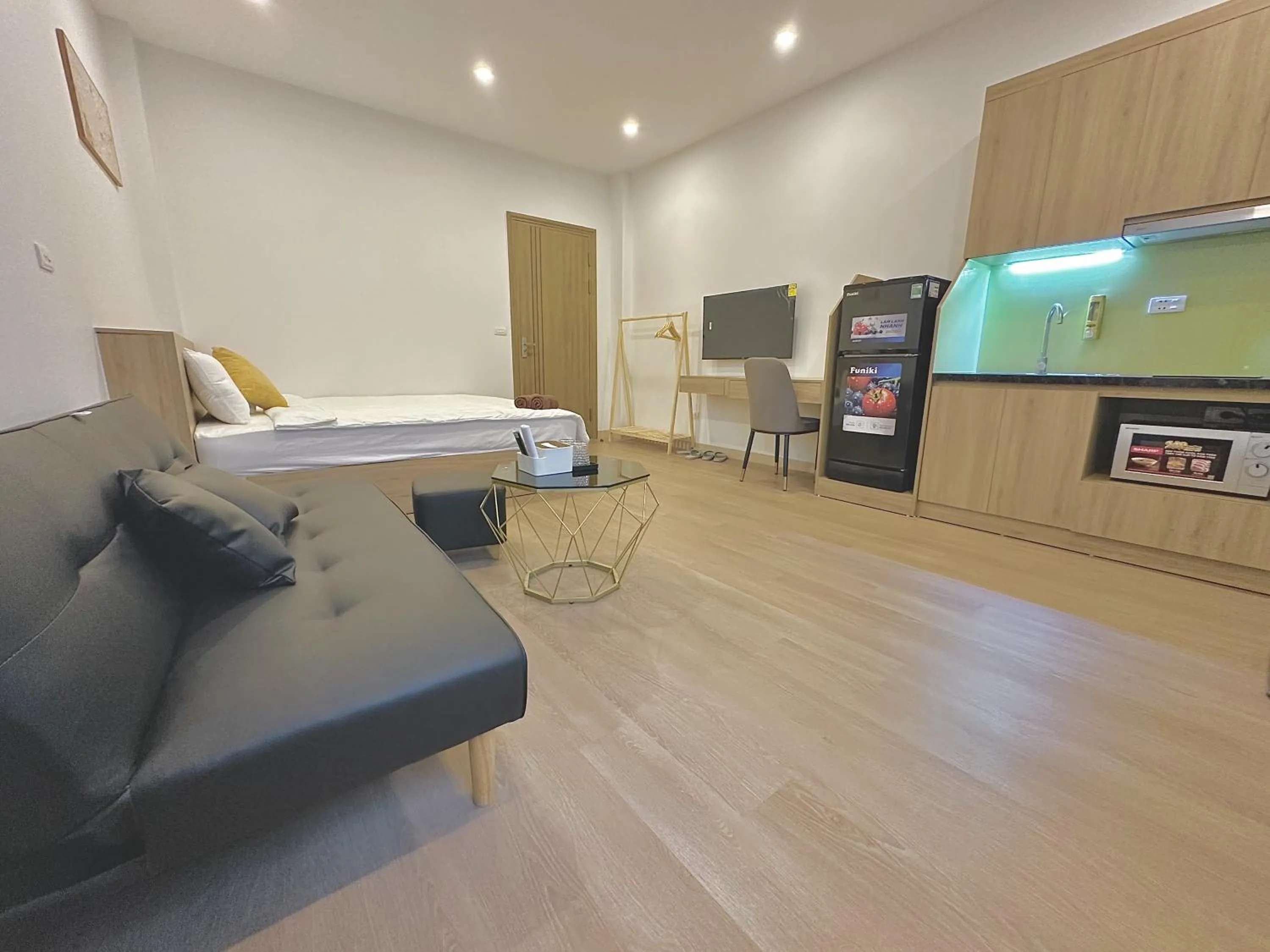 Bed in Happy Home - Big Balcony - Best Location