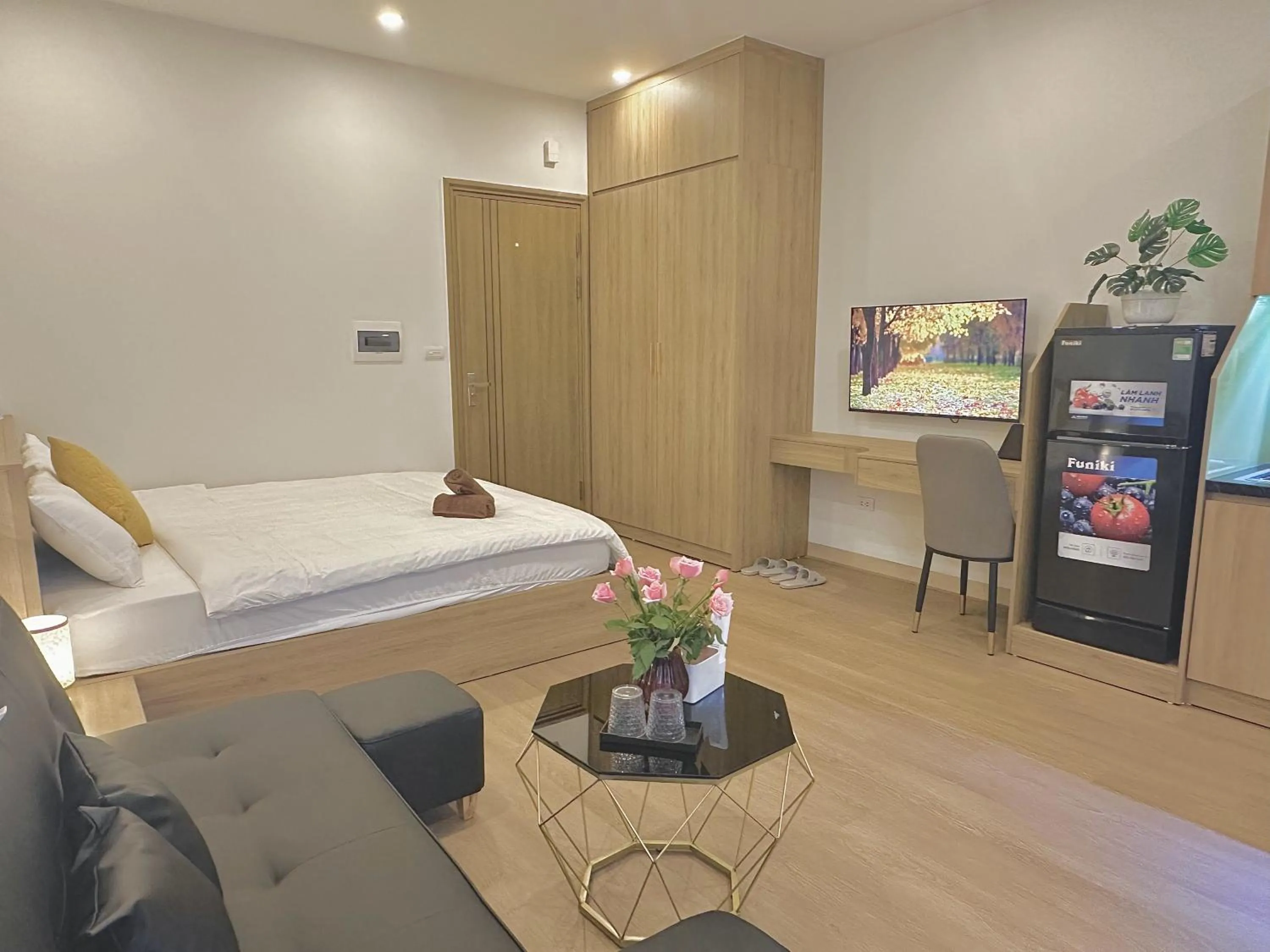 Bed in Happy Home - Big Balcony - Best Location