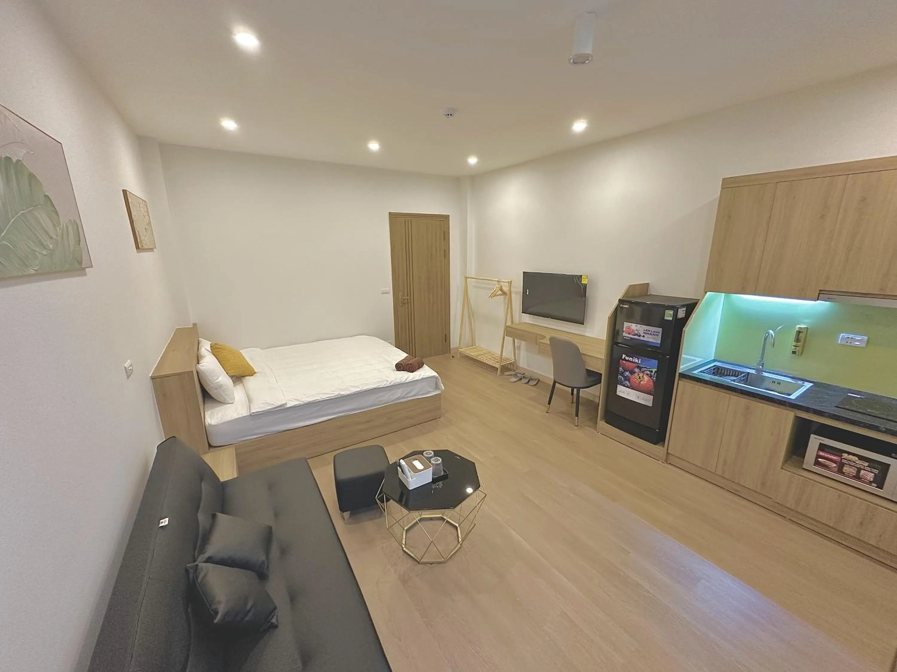 Bed in Happy Home - Big Balcony - Best Location