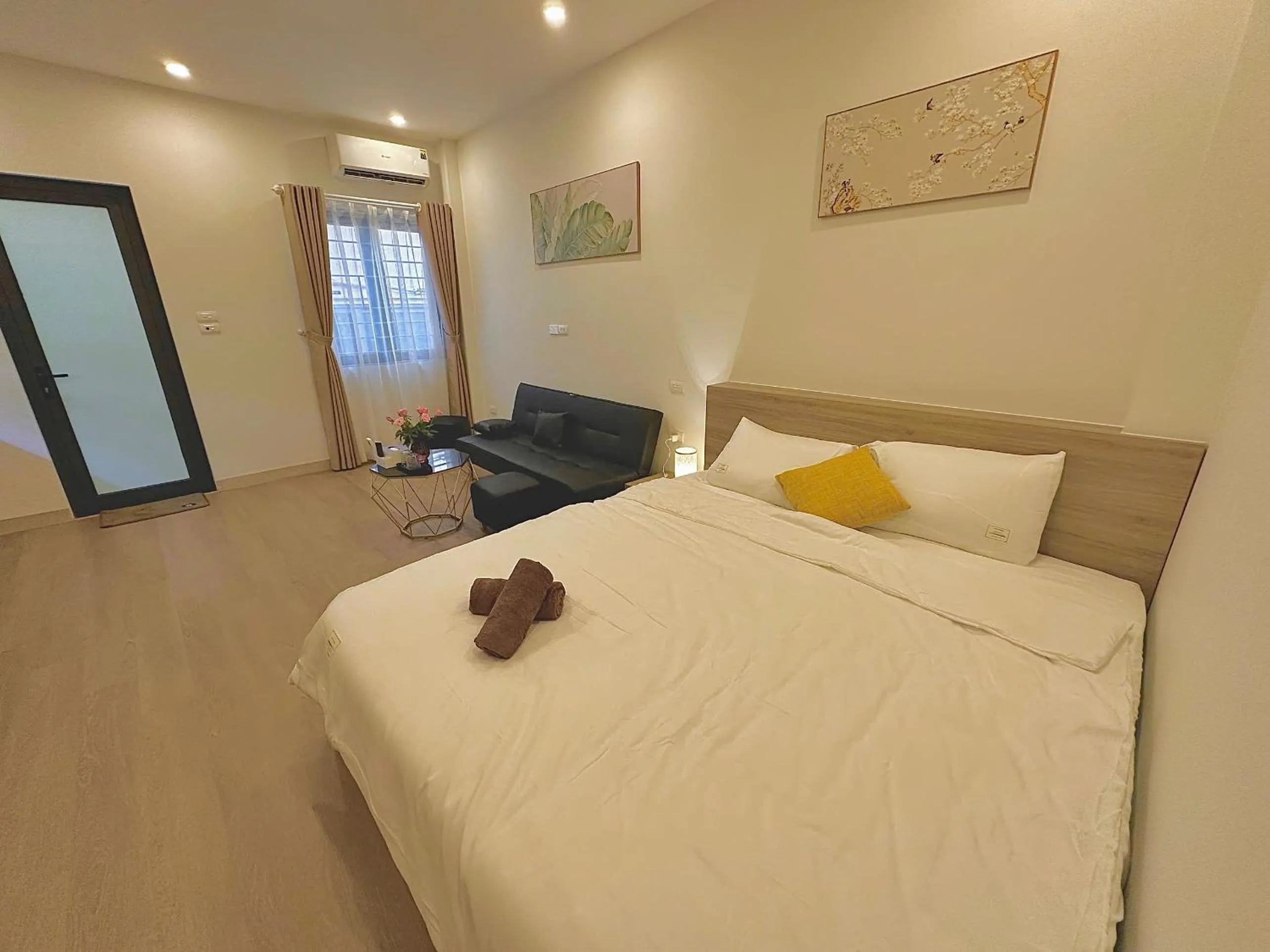 Bed in Happy Home - Big Balcony - Best Location