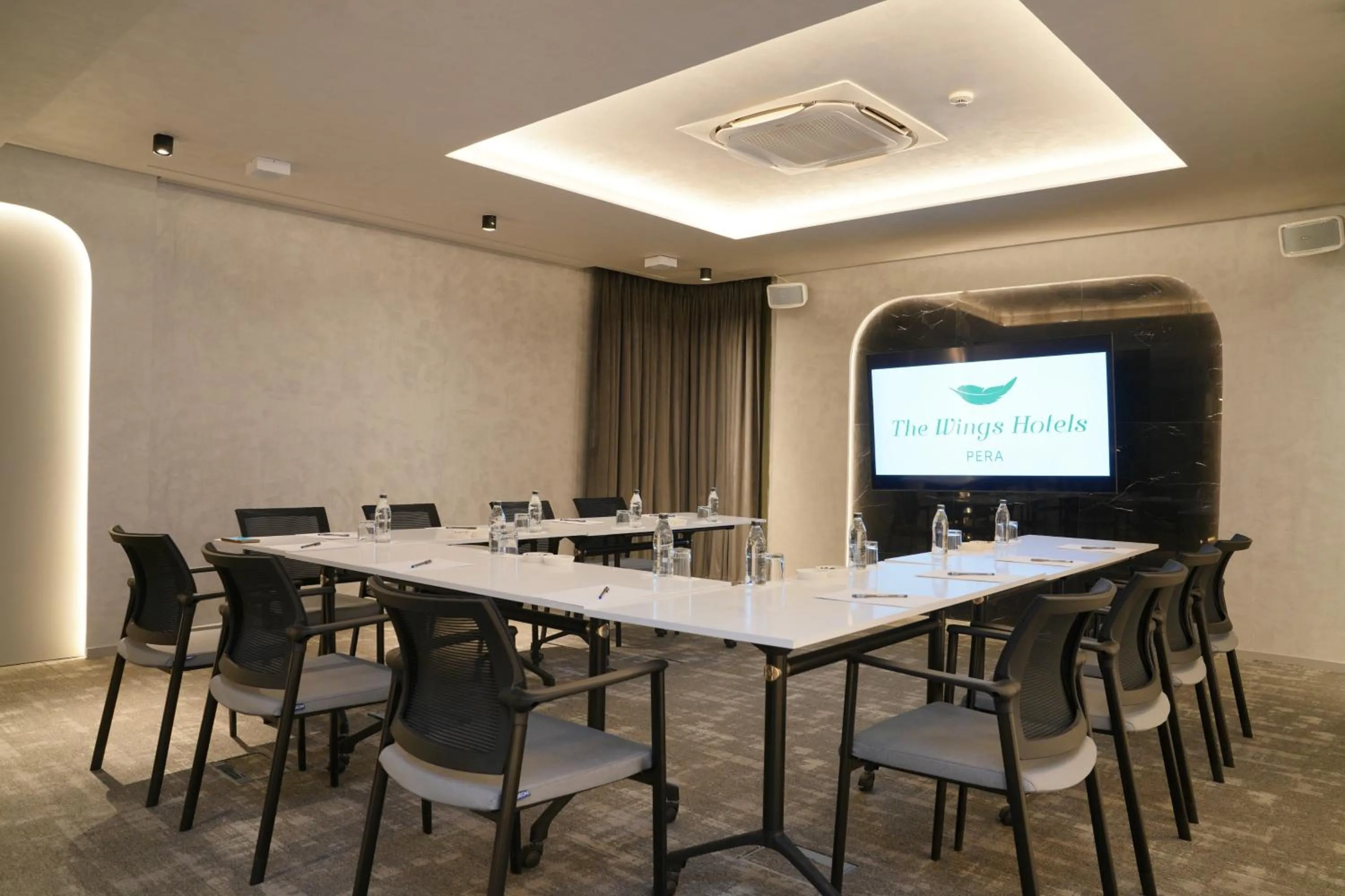 TV and multimedia in The Wings Hotels Pera