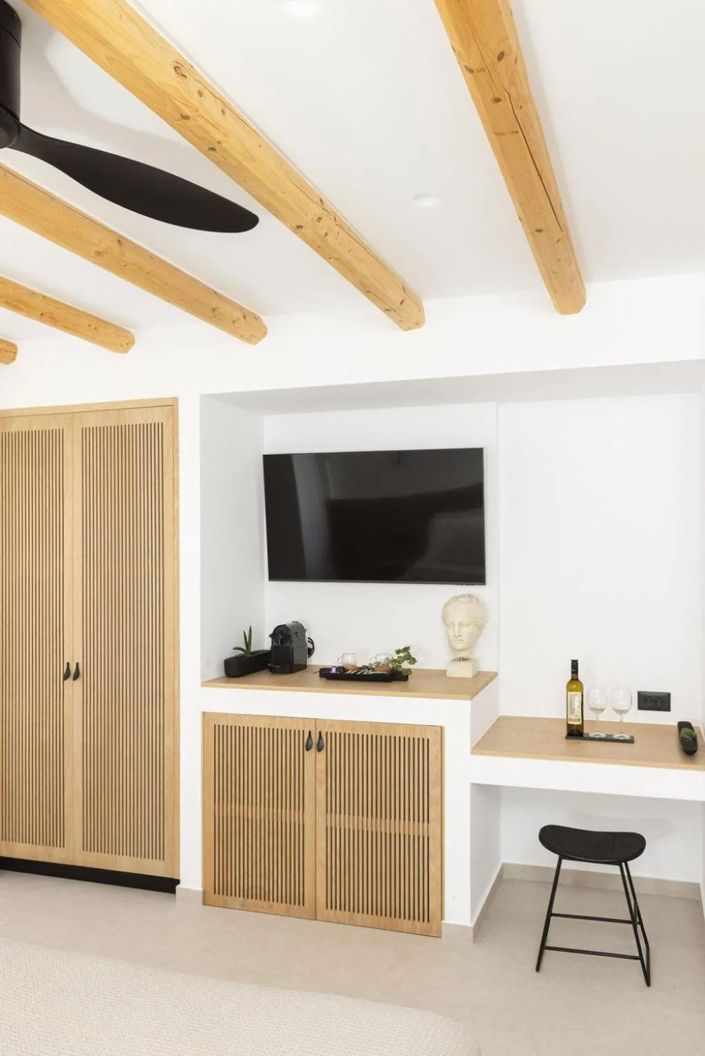 TV and multimedia in Kalea Suites
