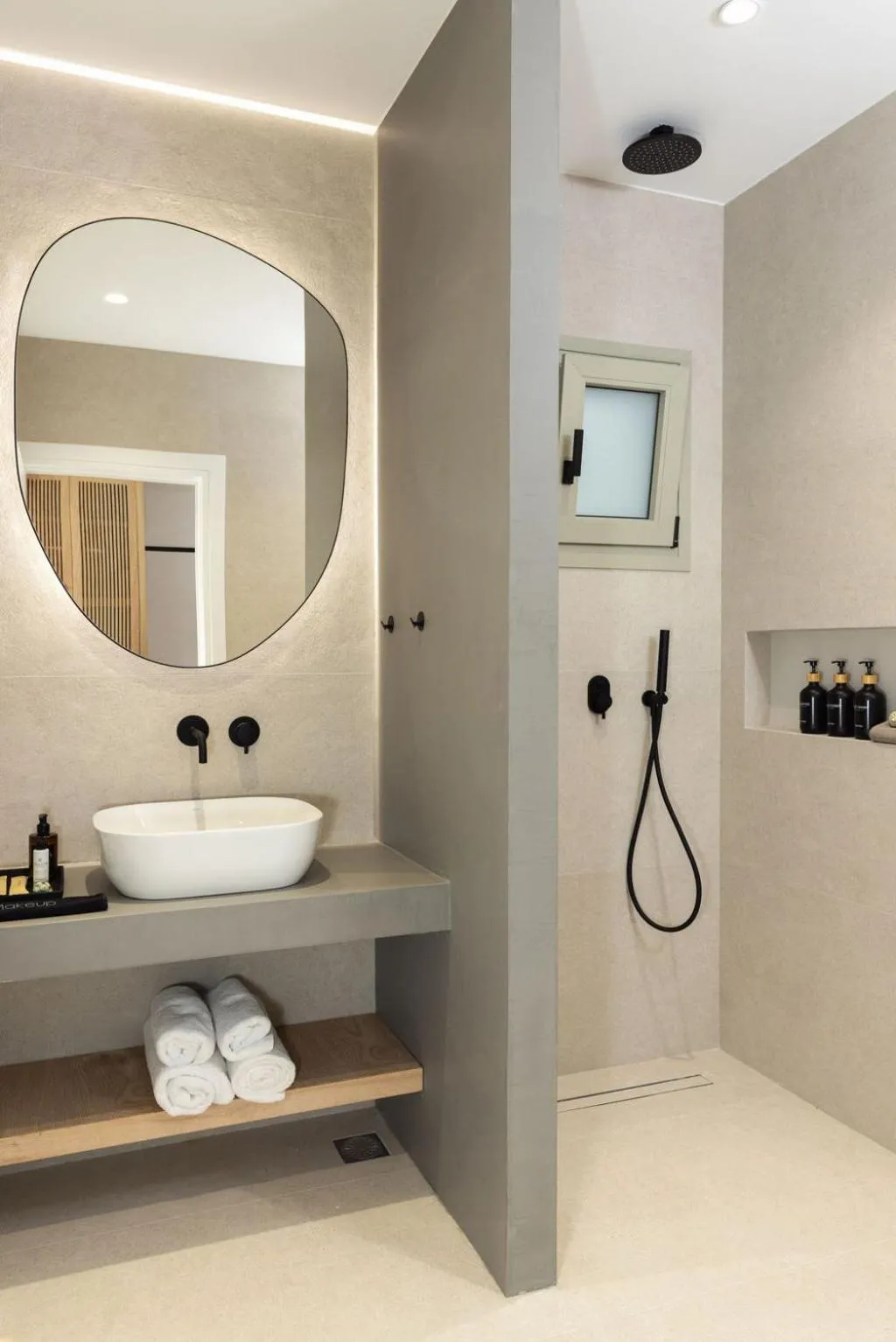 Bathroom in Kalea Suites
