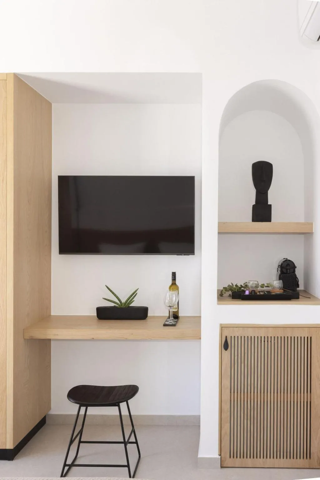 TV and multimedia in Kalea Suites