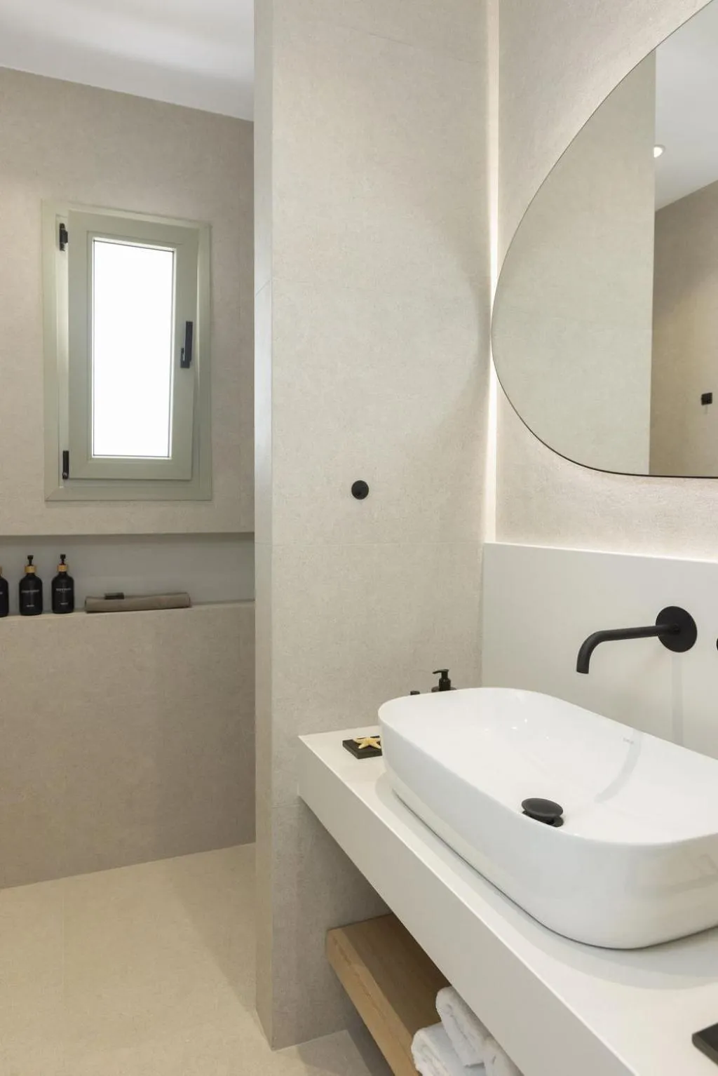 Bathroom in Kalea Suites
