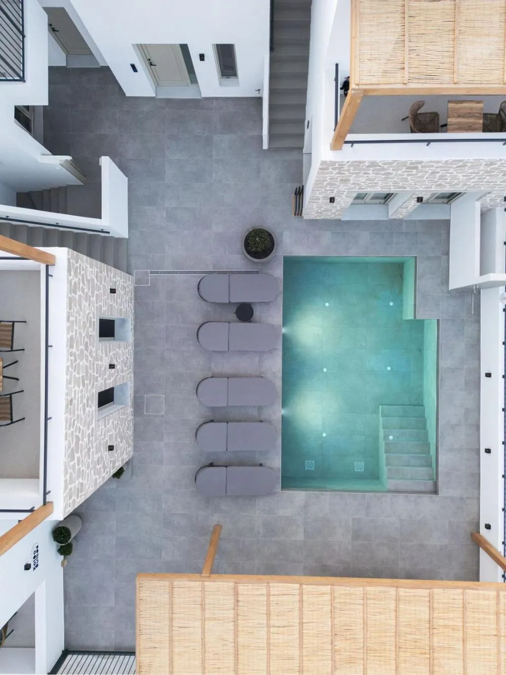 Swimming pool in Kalea Suites