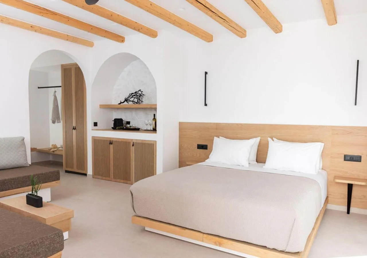 Bedroom, Bed in Kalea Suites