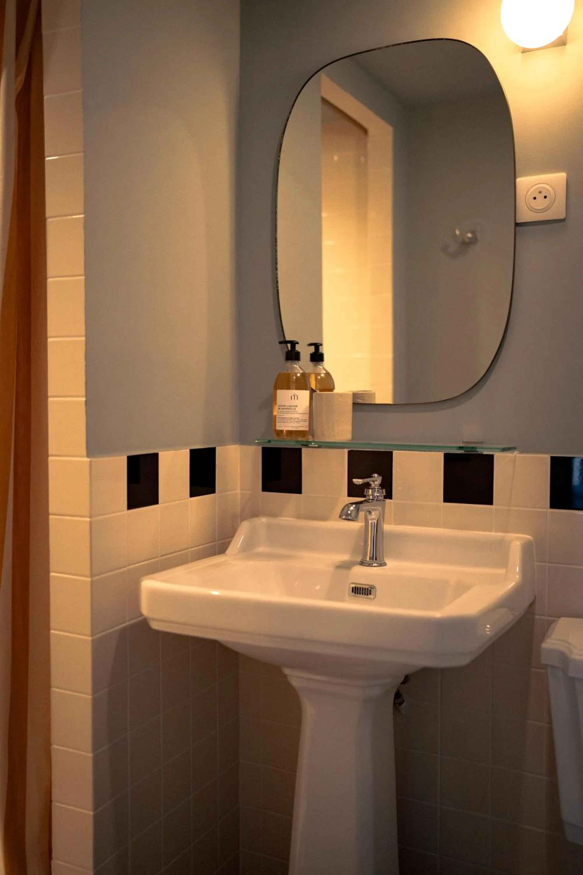 Bathroom in LALA Hôtel