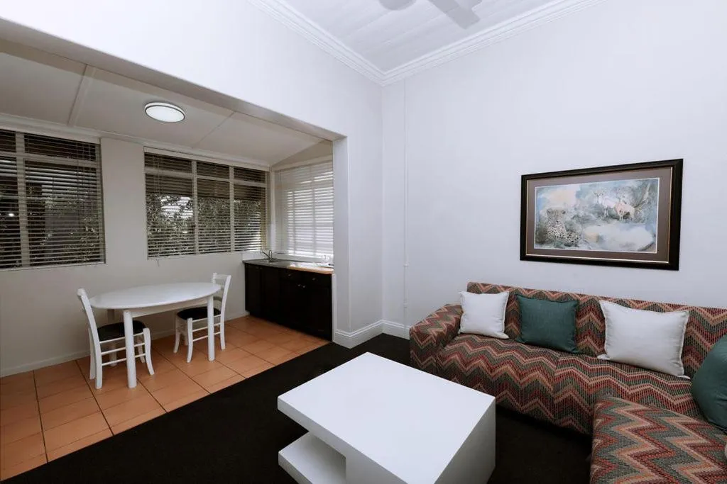 Living room, Bed in Madeline Grove Bed & Breakfast