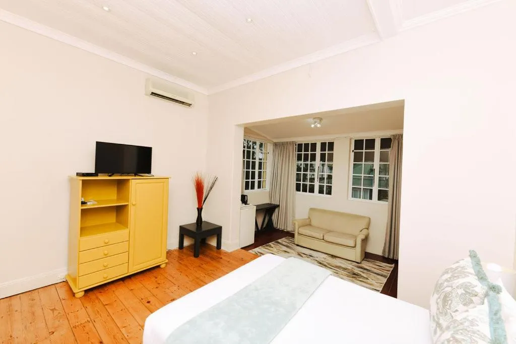 Bedroom, Bed in Madeline Grove Bed & Breakfast