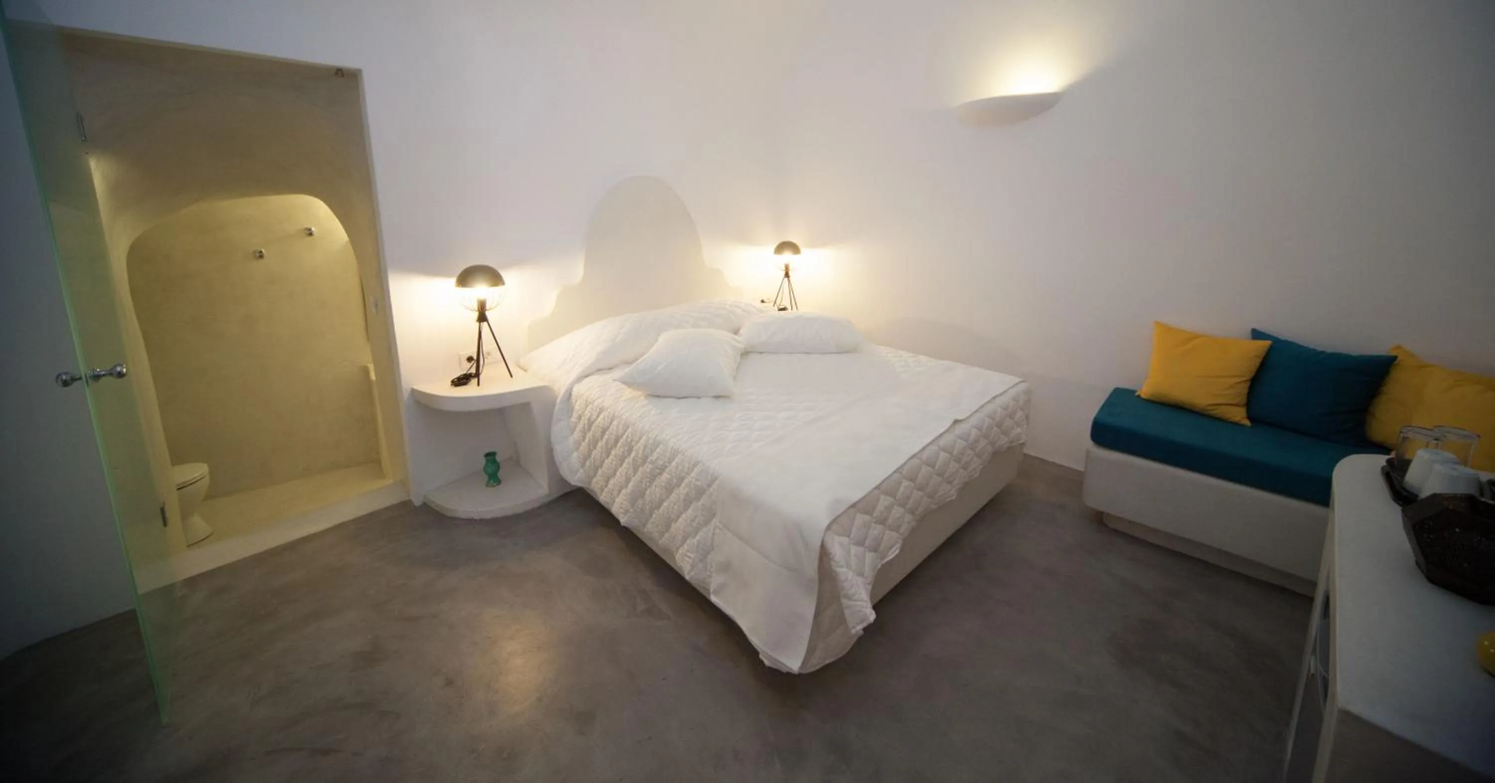 Photo of the whole room, Bed in Fanari Vista Suites