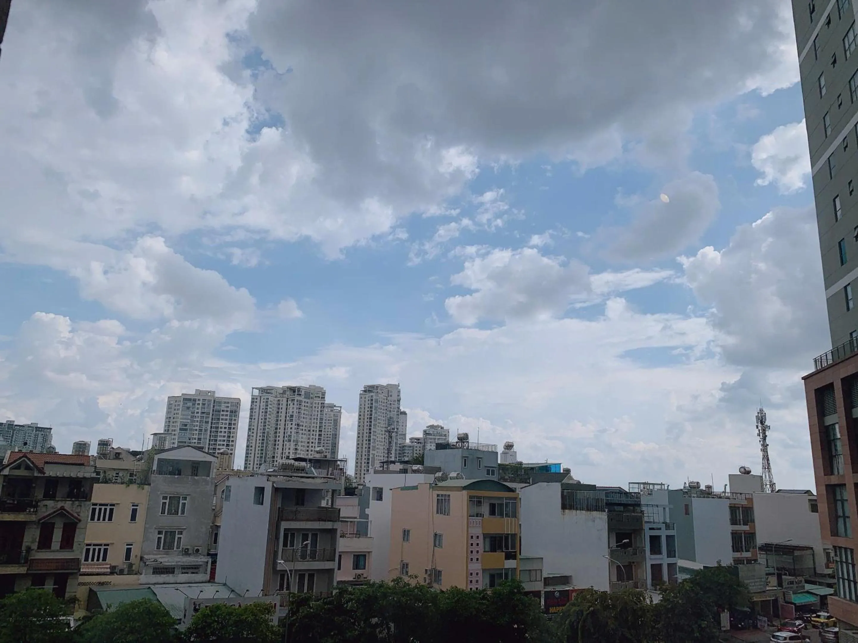 Day in The Sun Avenue Serviced Apartment