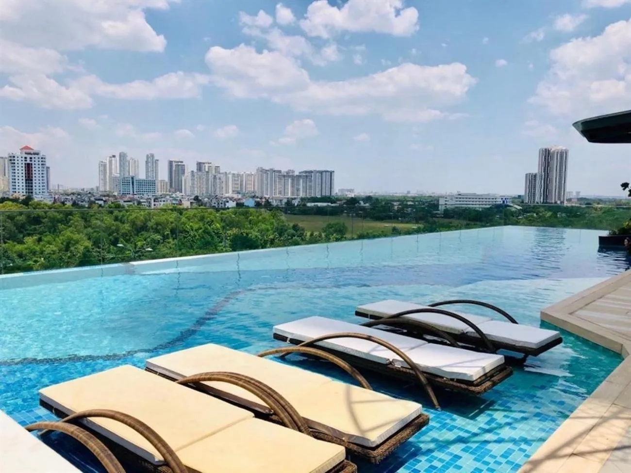 Patio in The Sun Avenue Serviced Apartment