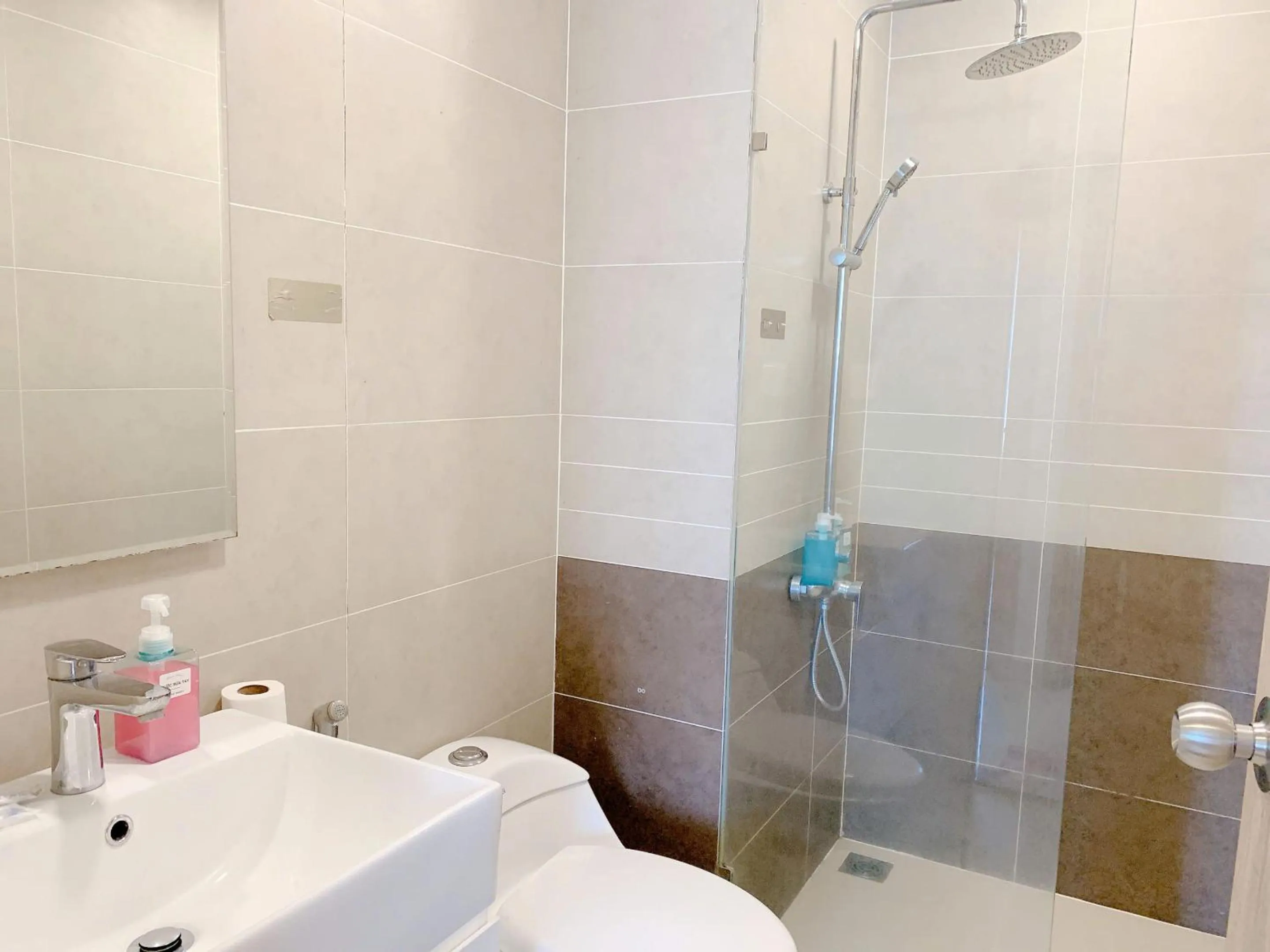 Shower in The Sun Avenue Serviced Apartment