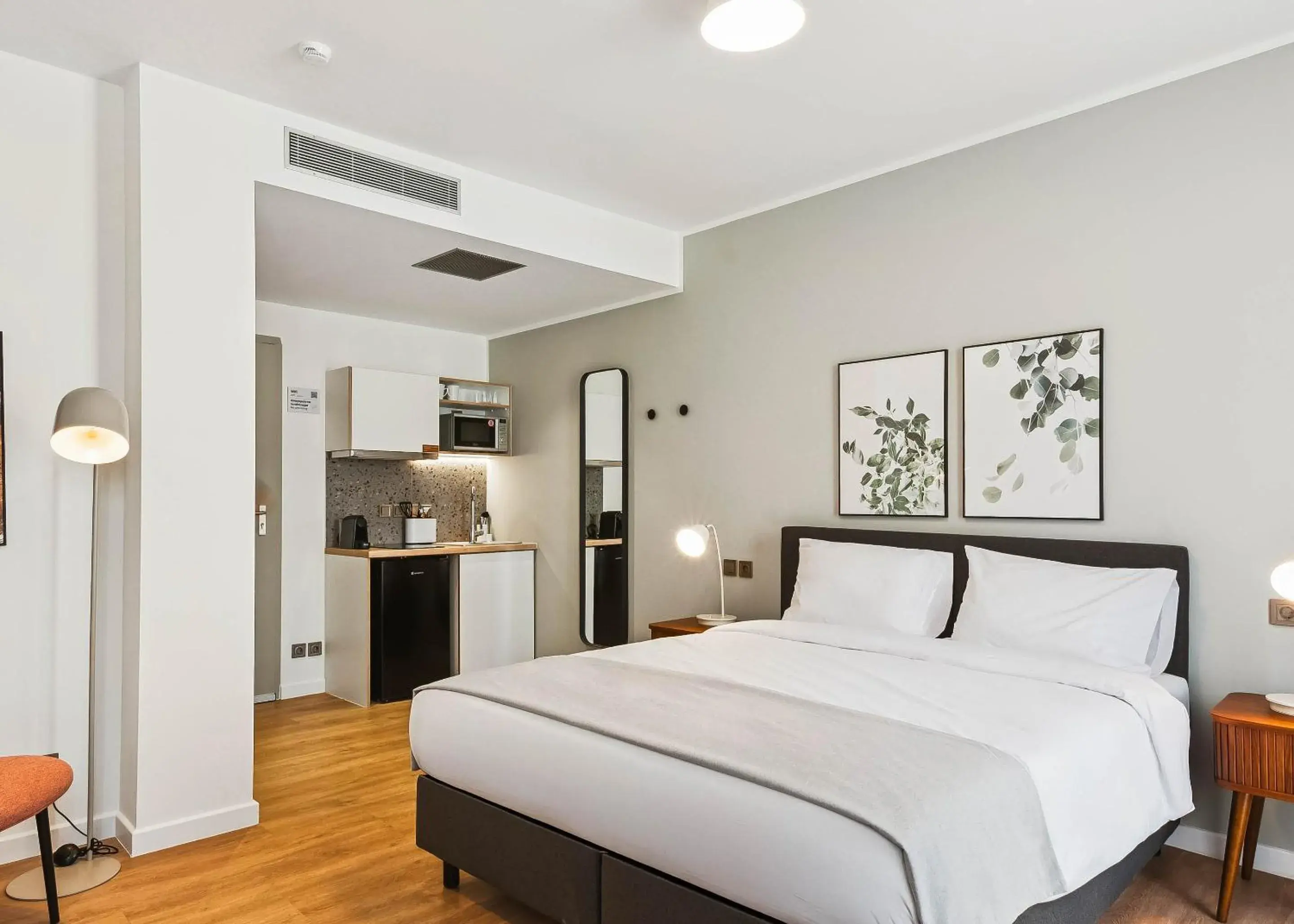 Limehome Piraeus Iris Limehome Piraeus Iris