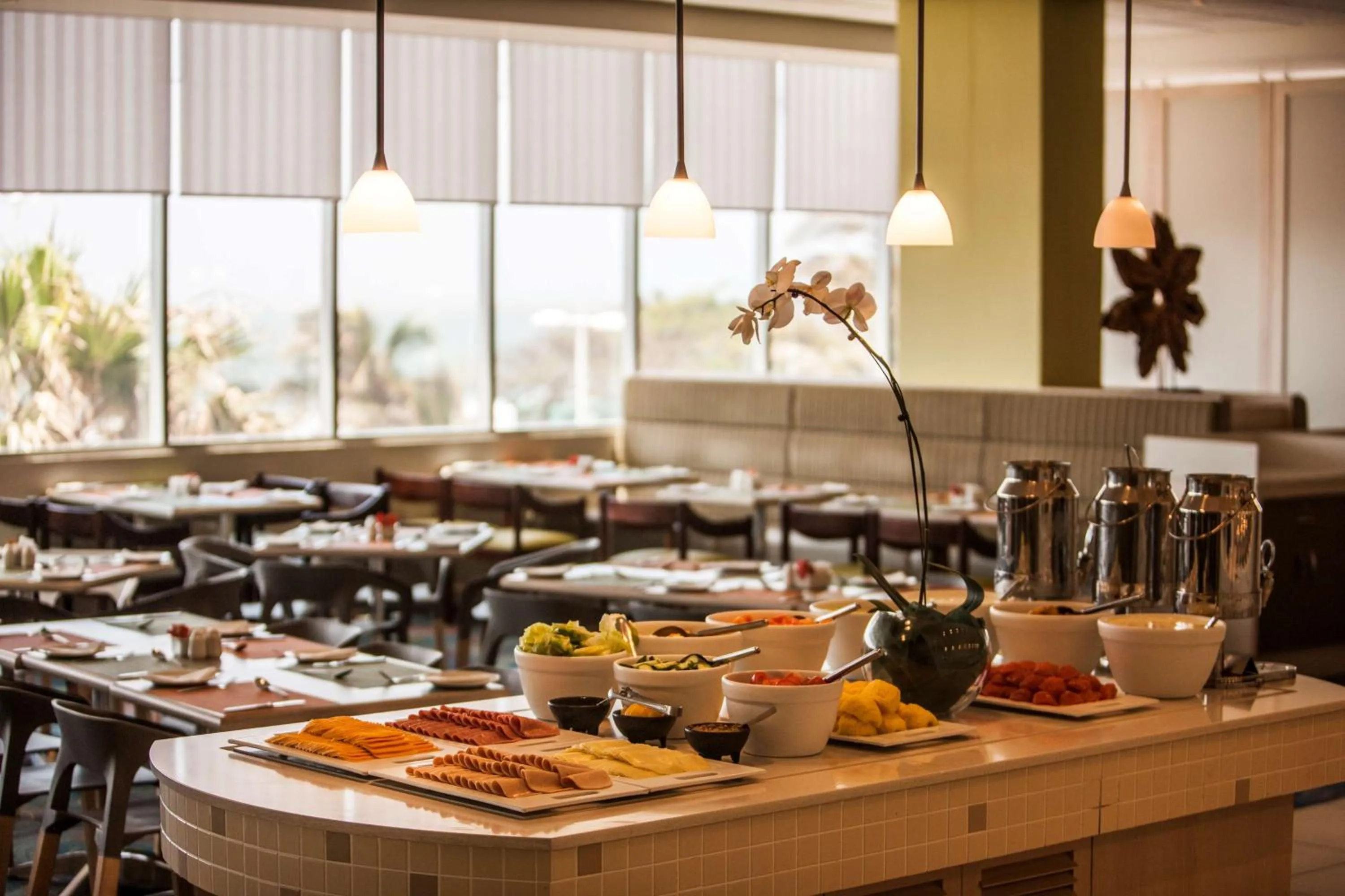 Restaurant/places to eat in Garden Court South Beach