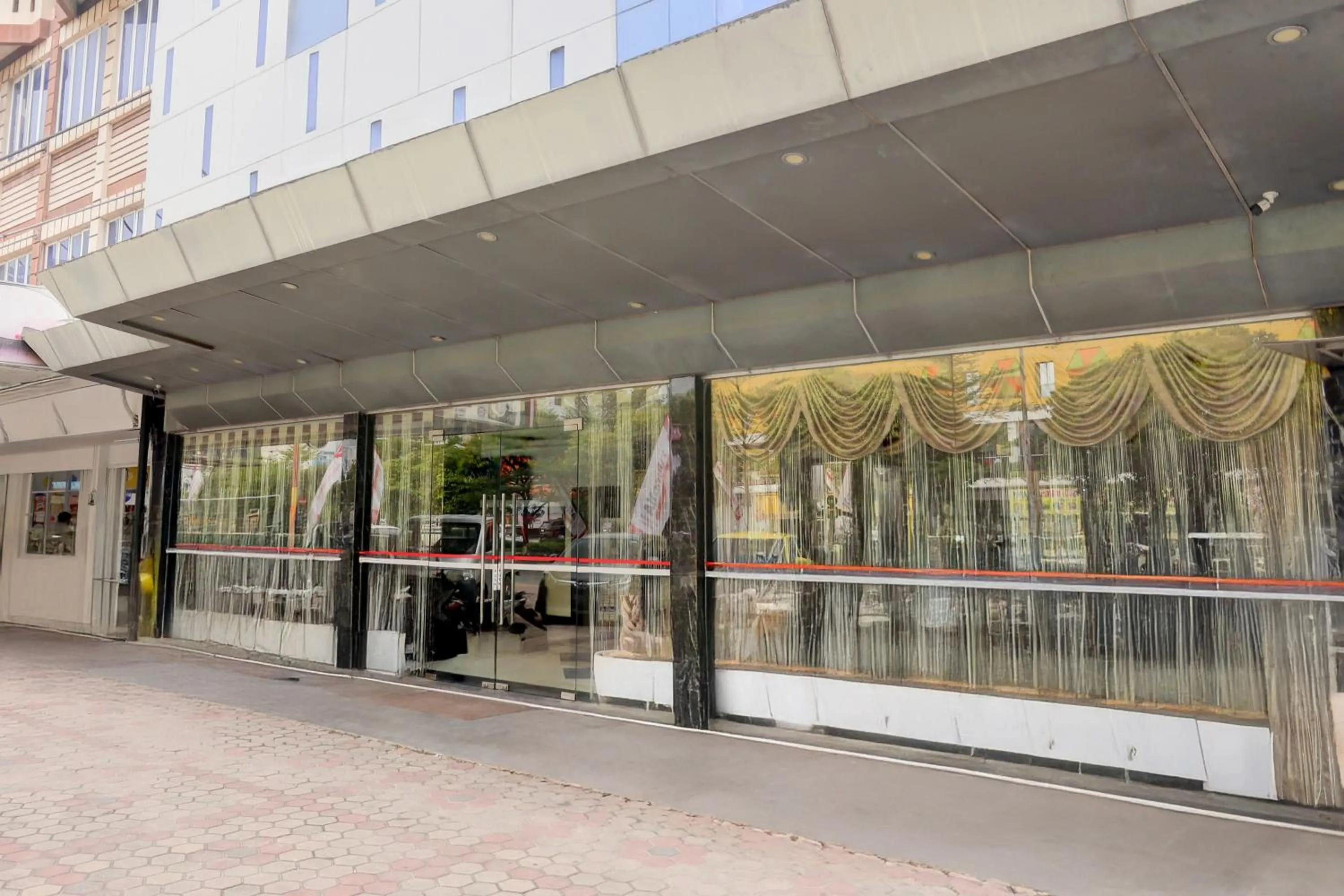 Facade/entrance in Townhouse Oak Batam near Grand Batam Mall formerly Lucky Star Hotel