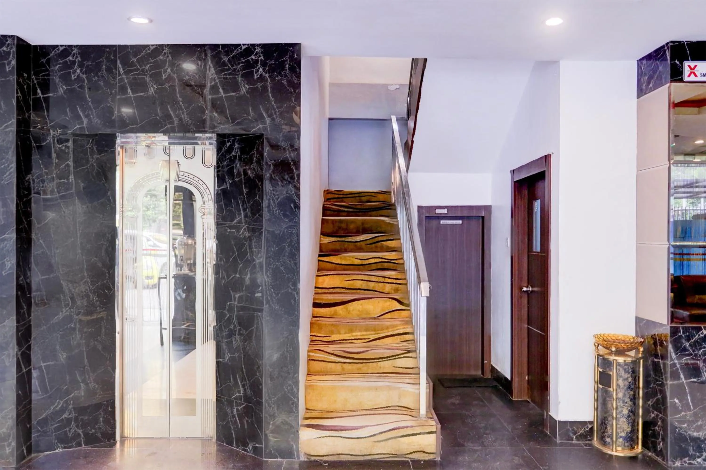 Lobby or reception in Townhouse Oak Batam near Grand Batam Mall formerly Lucky Star Hotel