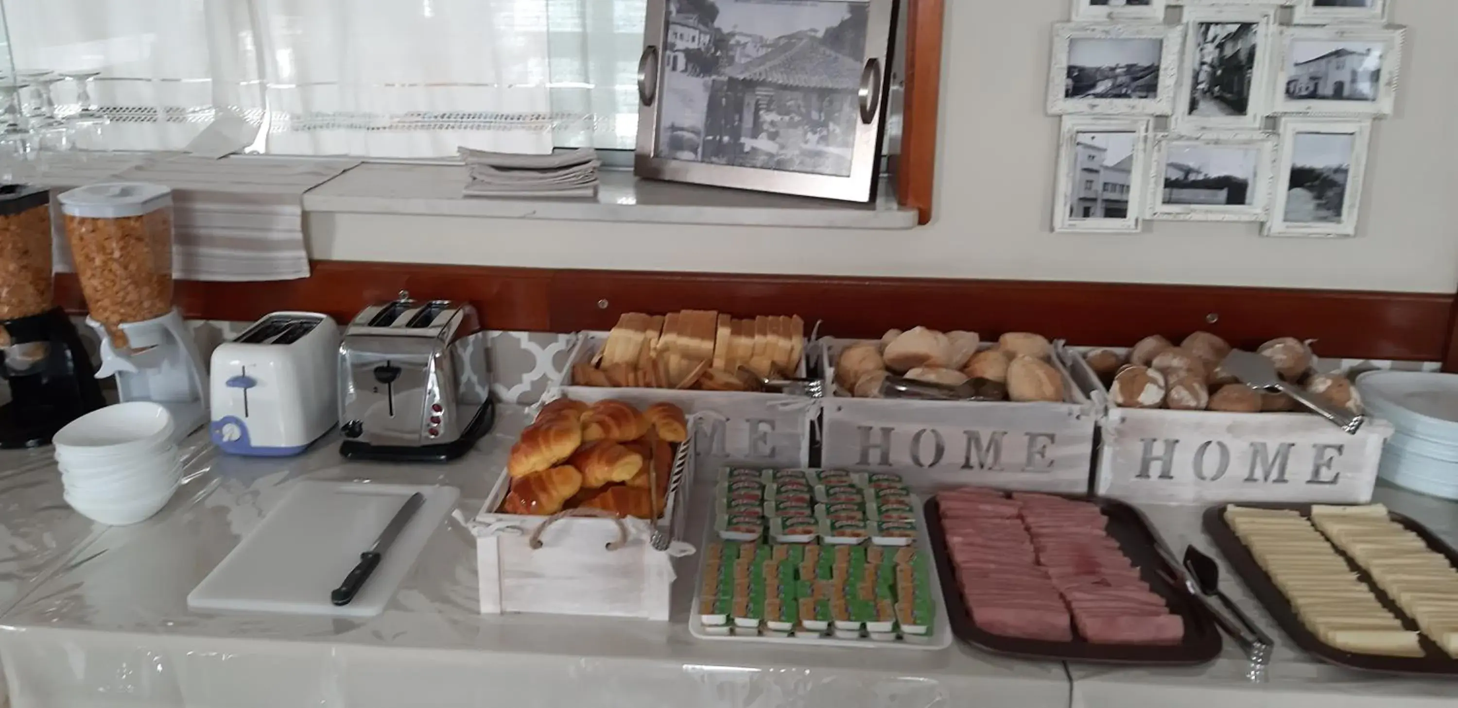 Breakfast in Hotel Vila Esteves Breakfast in Hotel Vila Esteves