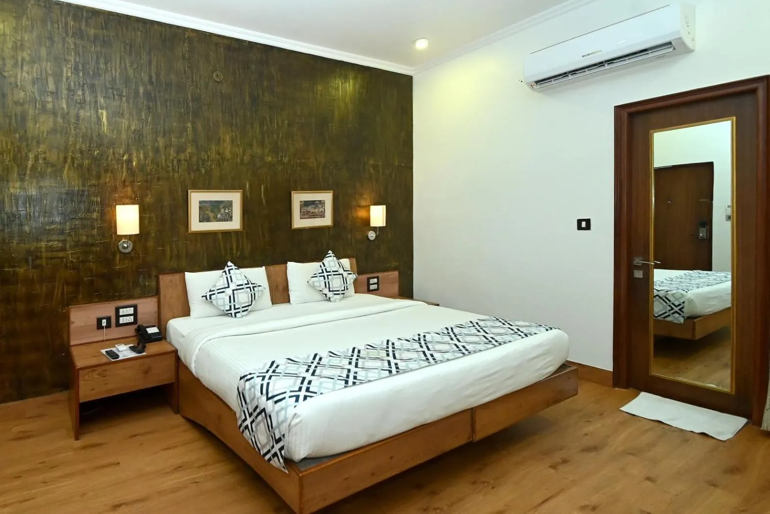 Bedroom, Bed in Hotel Yulia