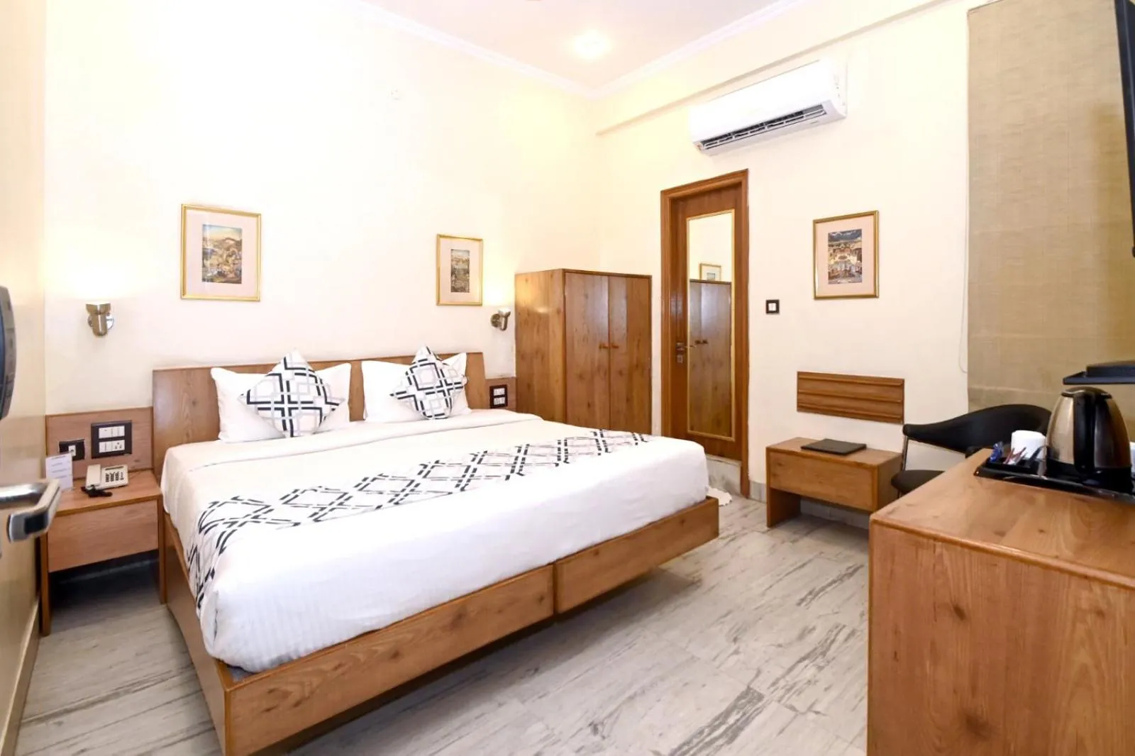 Photo of the whole room, Bed in Hotel Yulia