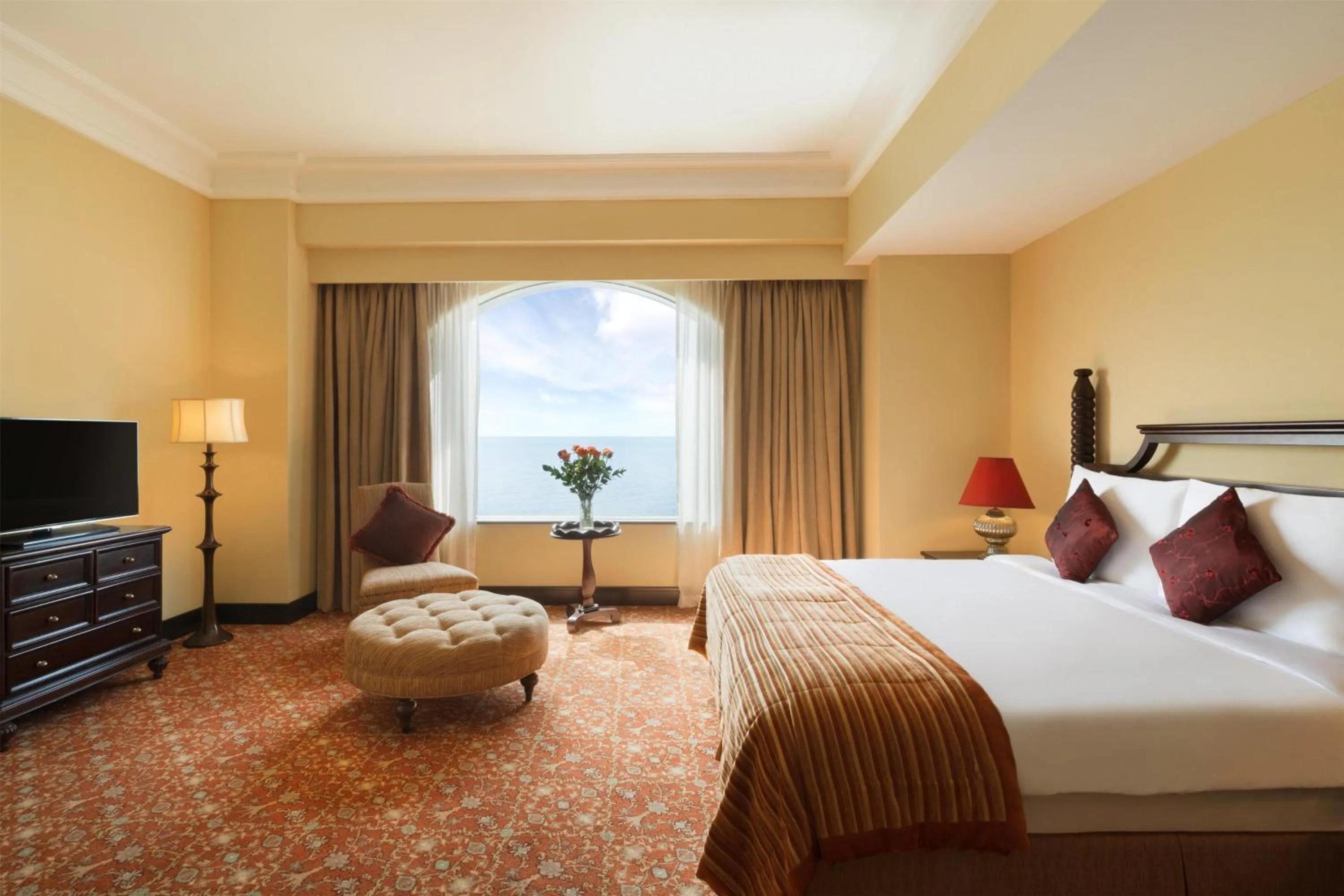 Photo of the whole room, Bed in Djibouti Palace Kempinski