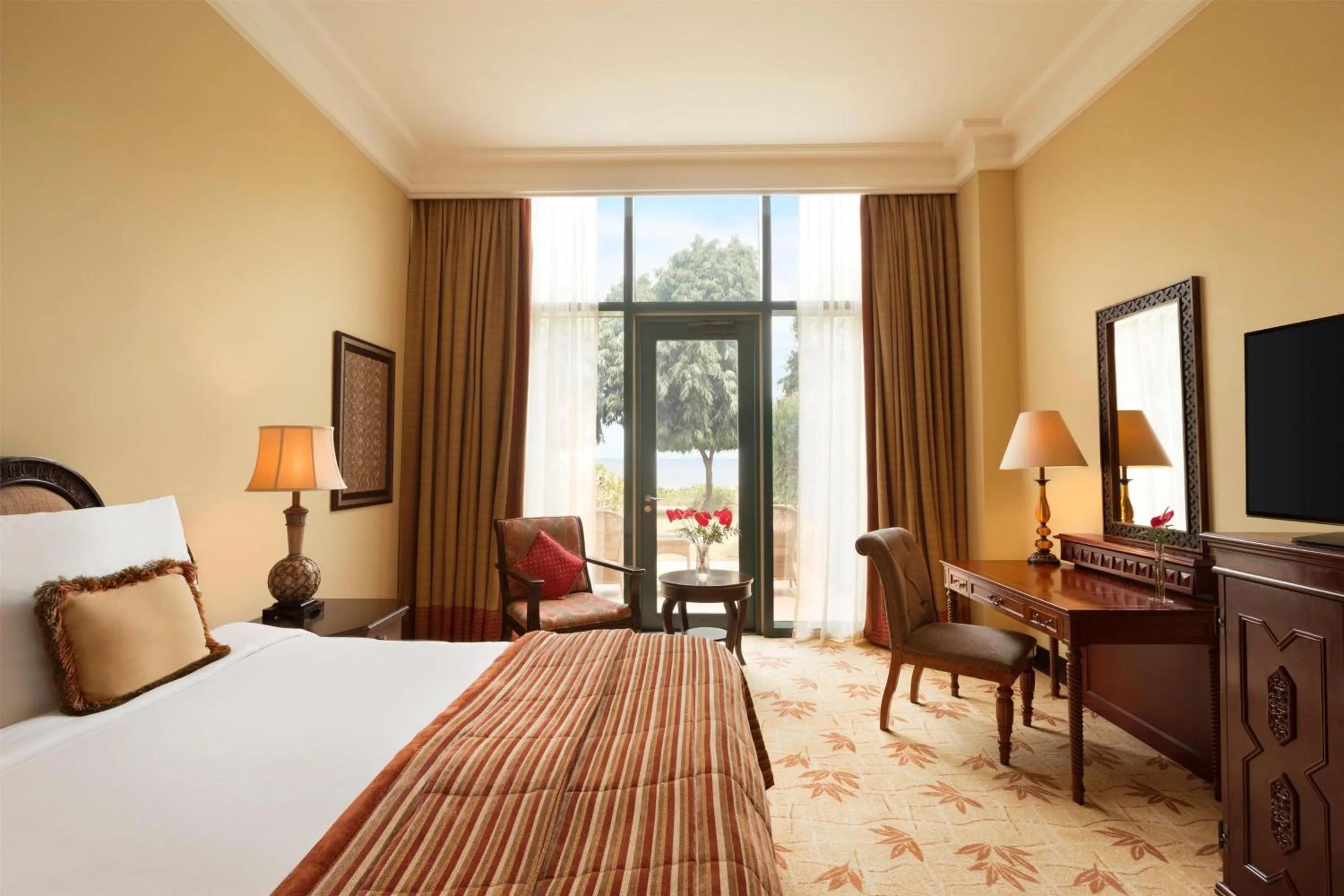 Bedroom, Bed in Djibouti Palace Kempinski