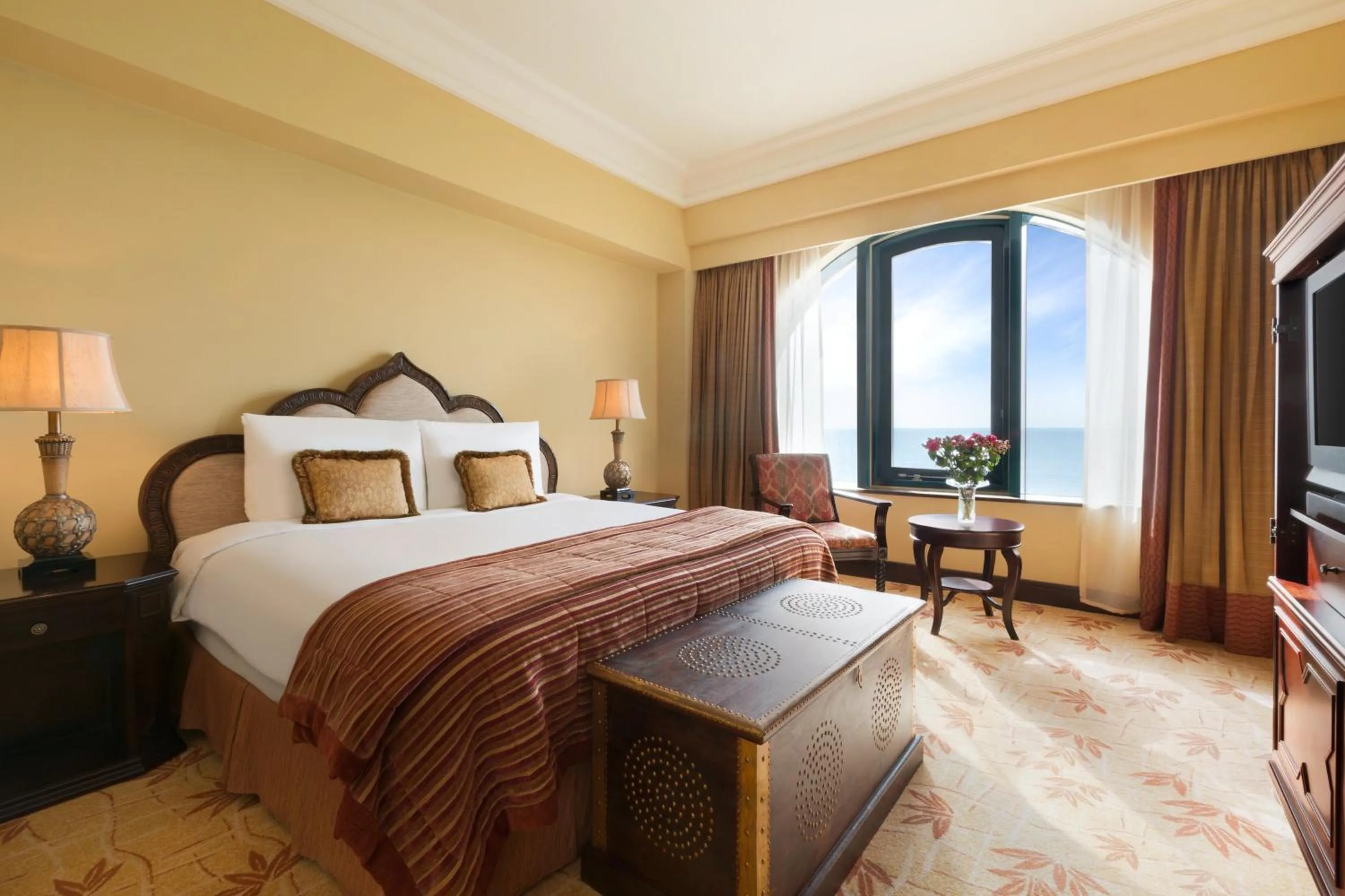 Bed in Djibouti Palace Kempinski