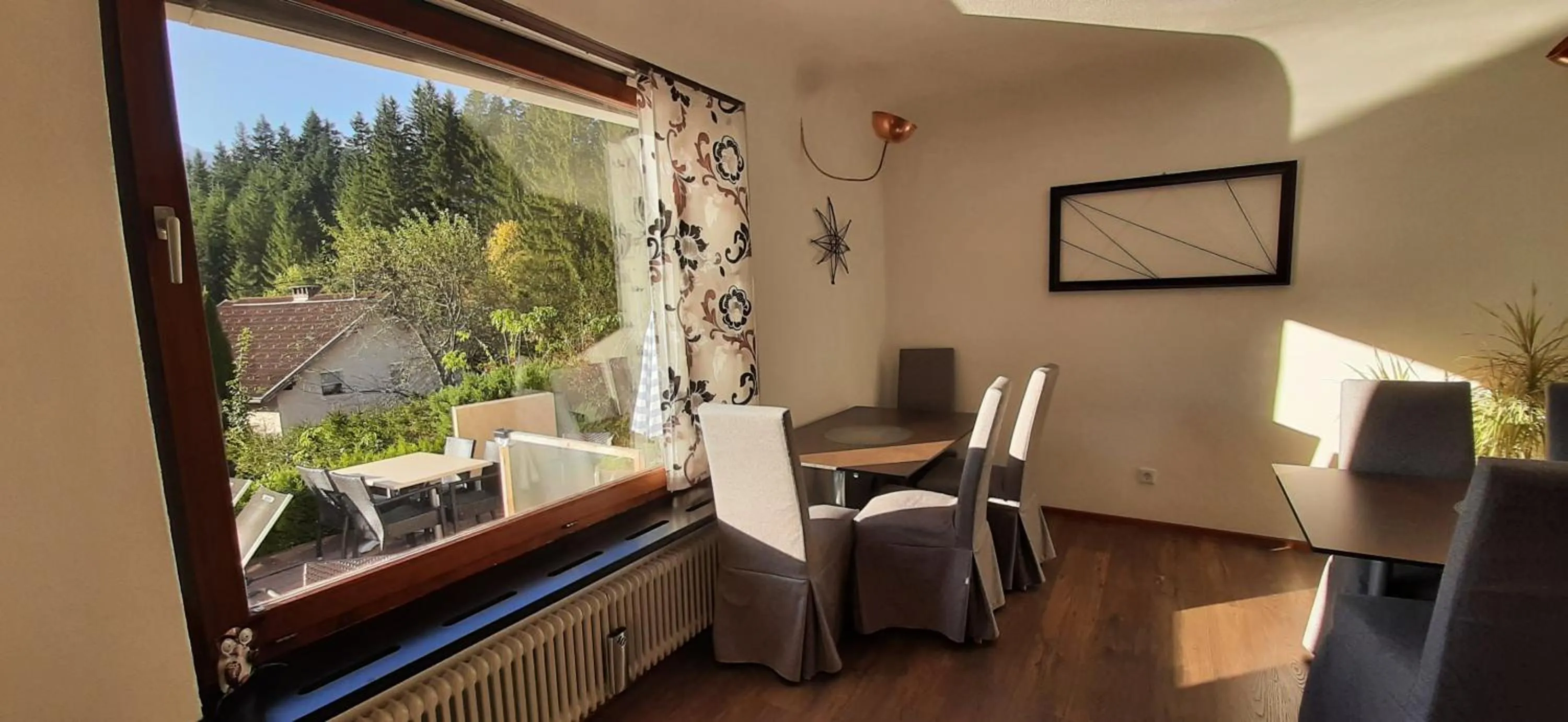 Breakfast in Haus Sieben - Singer Lydia