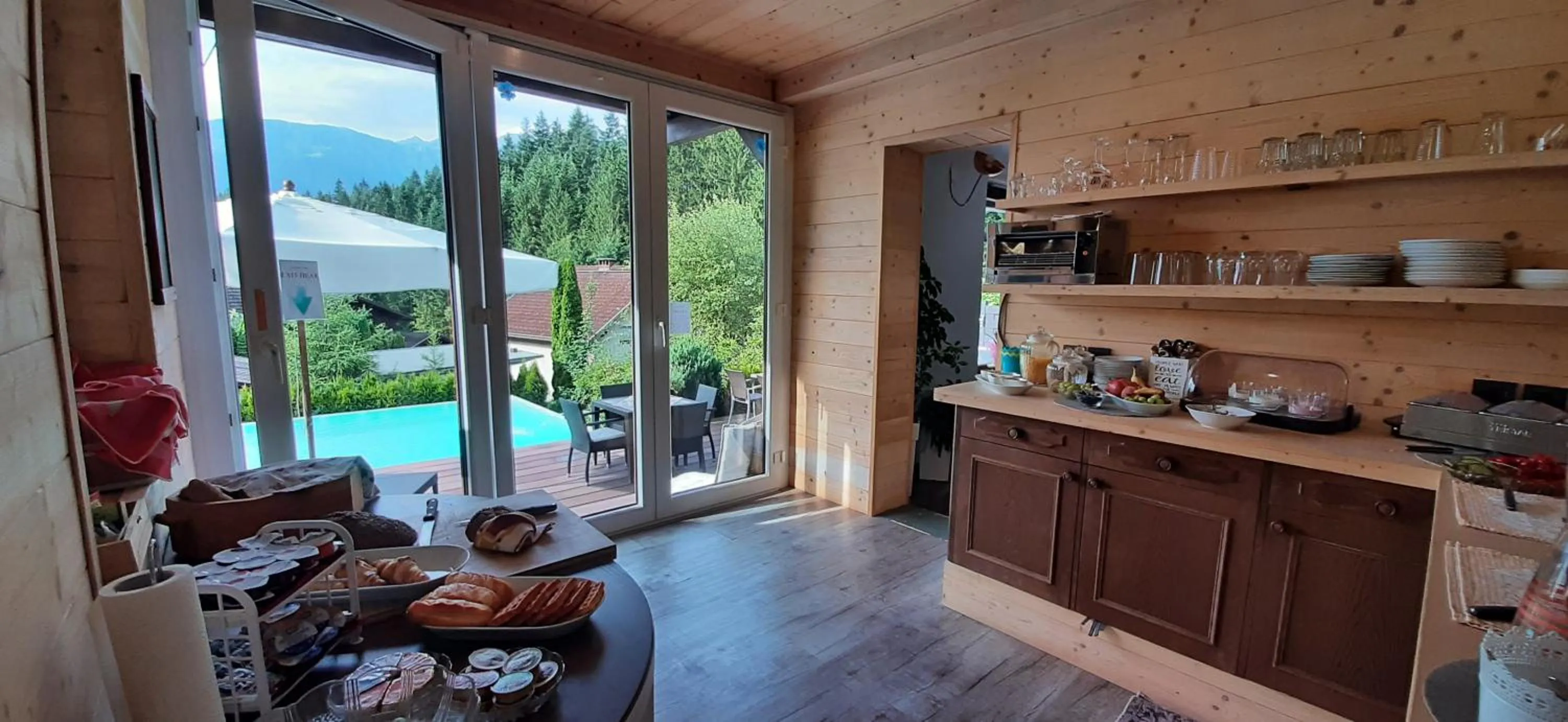 Haus Sieben - Singer Lydia