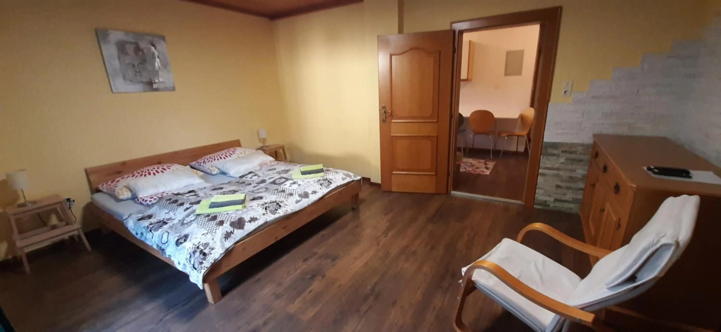 Bedroom, Bed in Haus Sieben - Singer Lydia